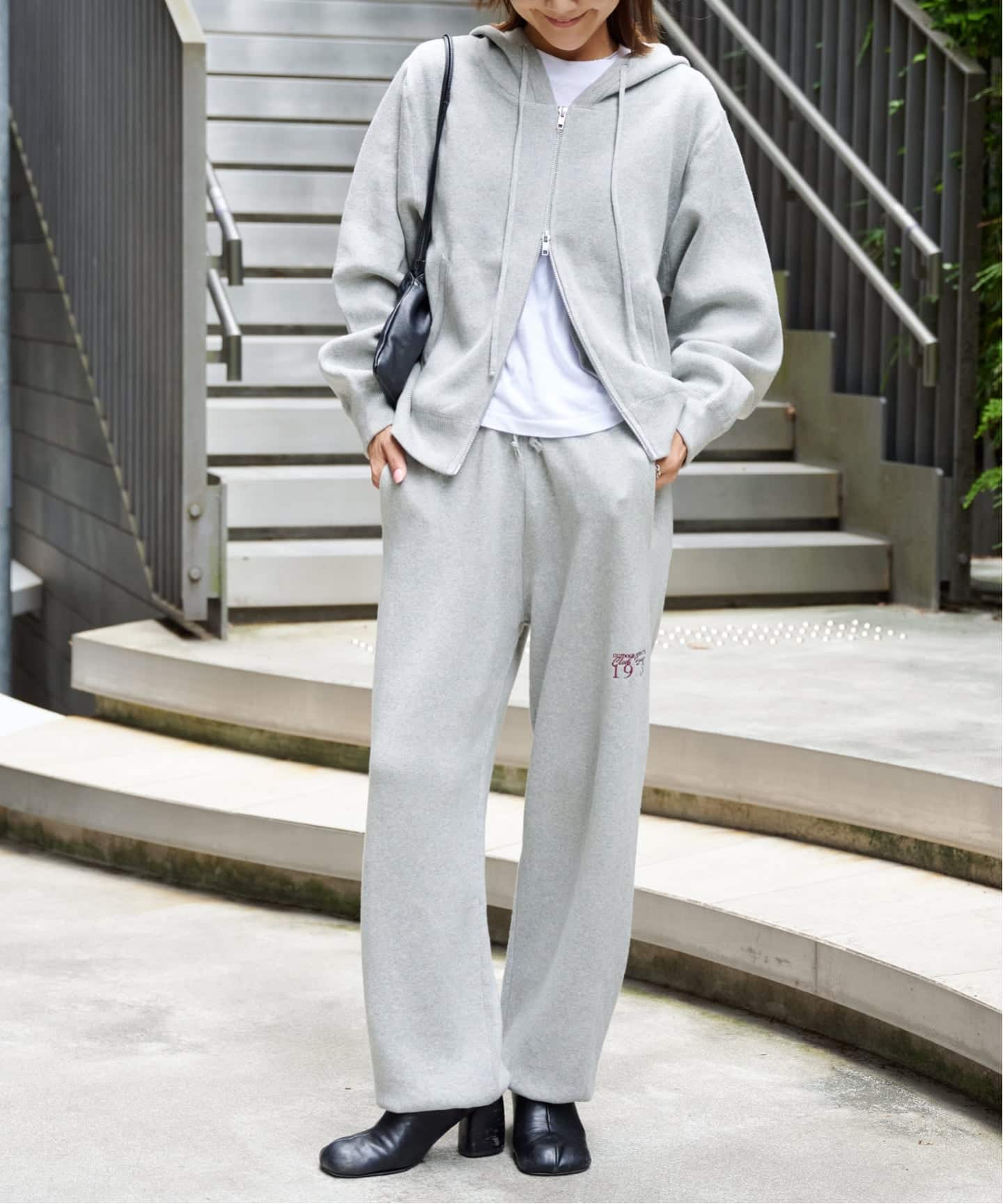 UVカットパーカー&パンツ　セットアップ　シルバー　タグ付き ≪予約≫スウェットライクジップフードパーカー（パーカー）｜OUTDOOR