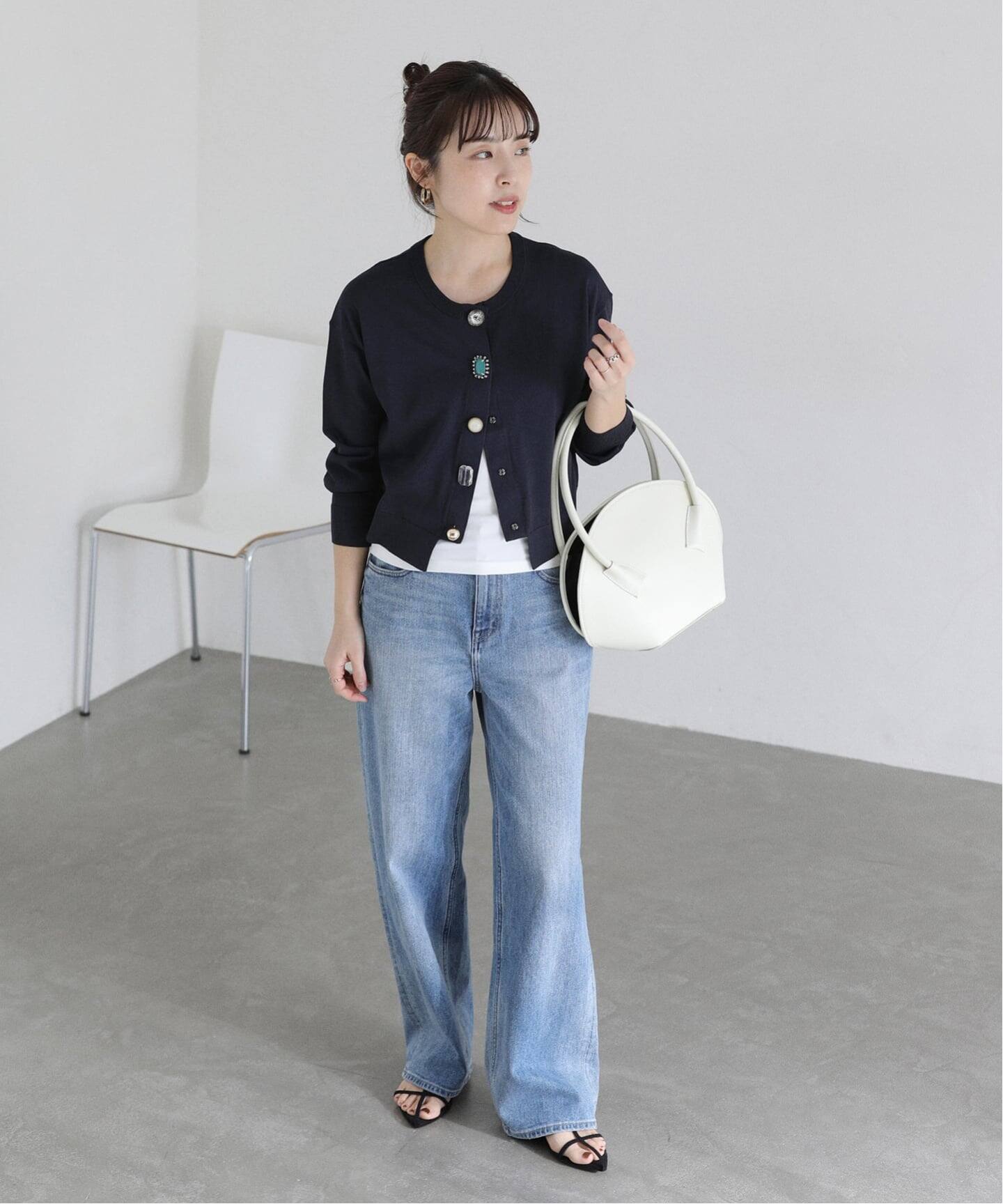 トラッツォドンナ　ネイビーカーディガン トラッゾドンナ(TORRAZZO DONNA) ビジューボタンニットカーディガン