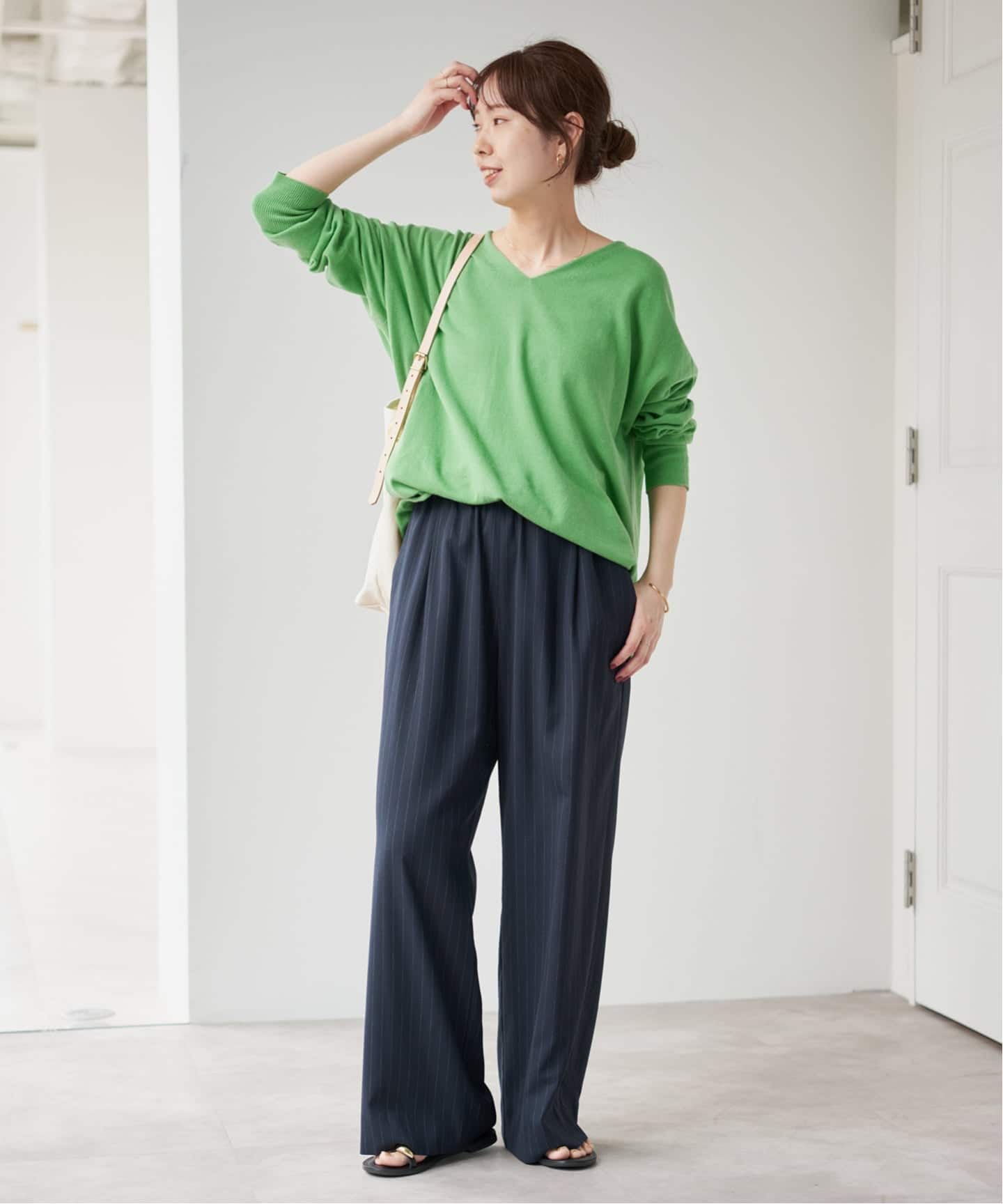 新色有り / 追加》コットンバルキーヤーンルーズVネックプルオーバー