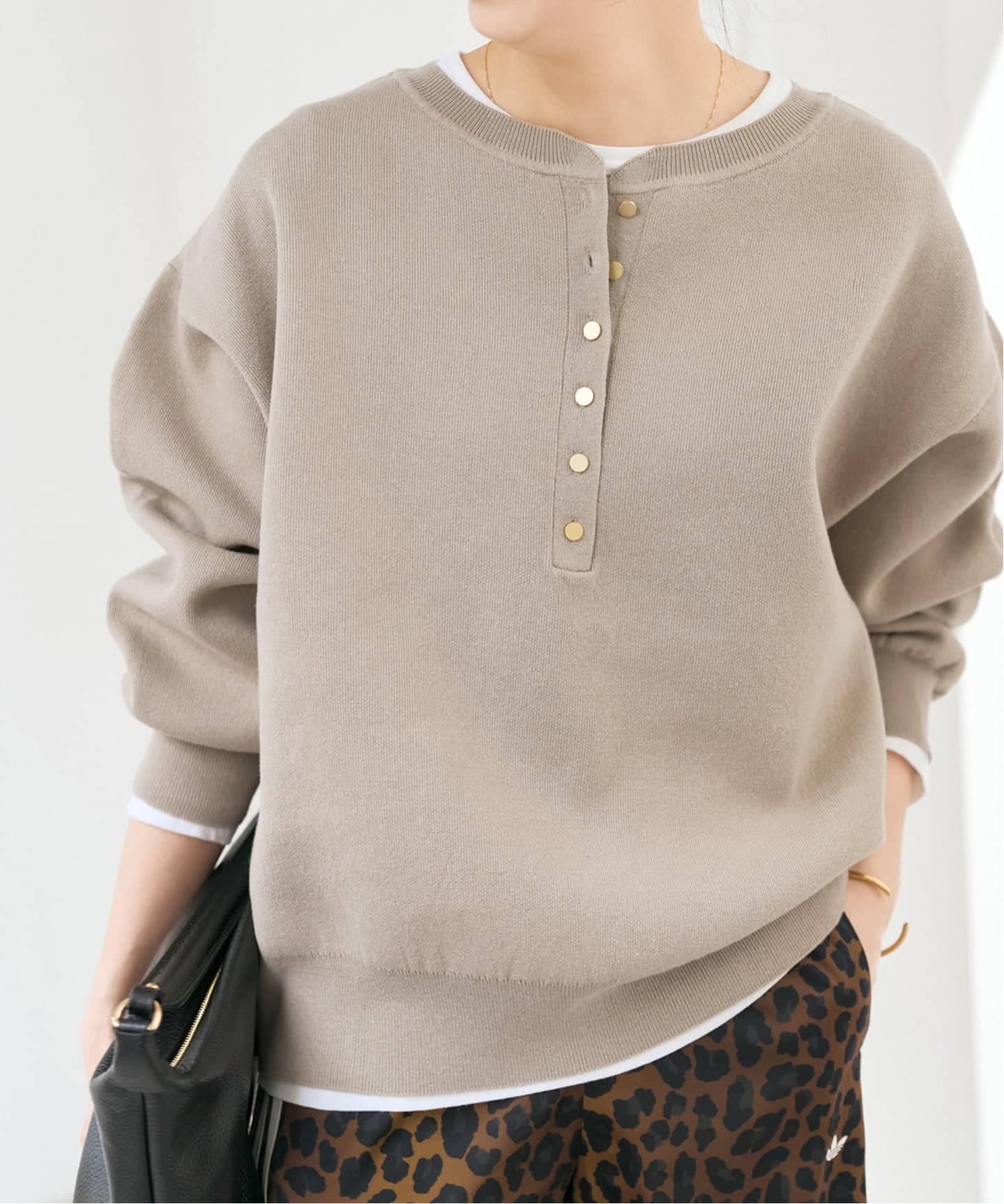 スピックアンドスパン　メタルボタンヘンリーネックニット WEB限定 / 追加》メタルボタンヘンリーネックニット（ニット/セーター