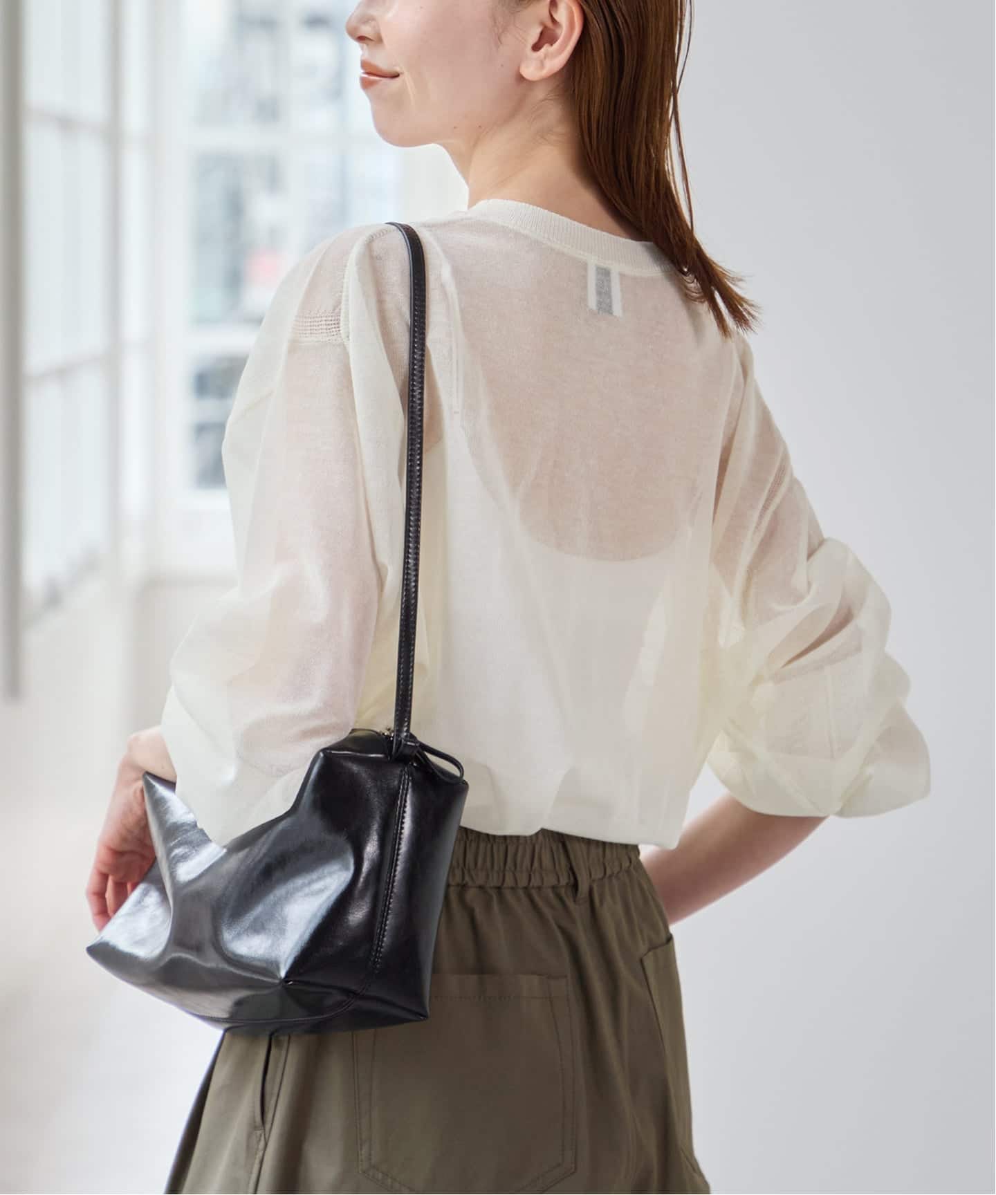 Spick and Span シアーニットプルオーバー　ホワイト シアールーズニットプルオーバー（ニット／セーター）｜UBY Spick