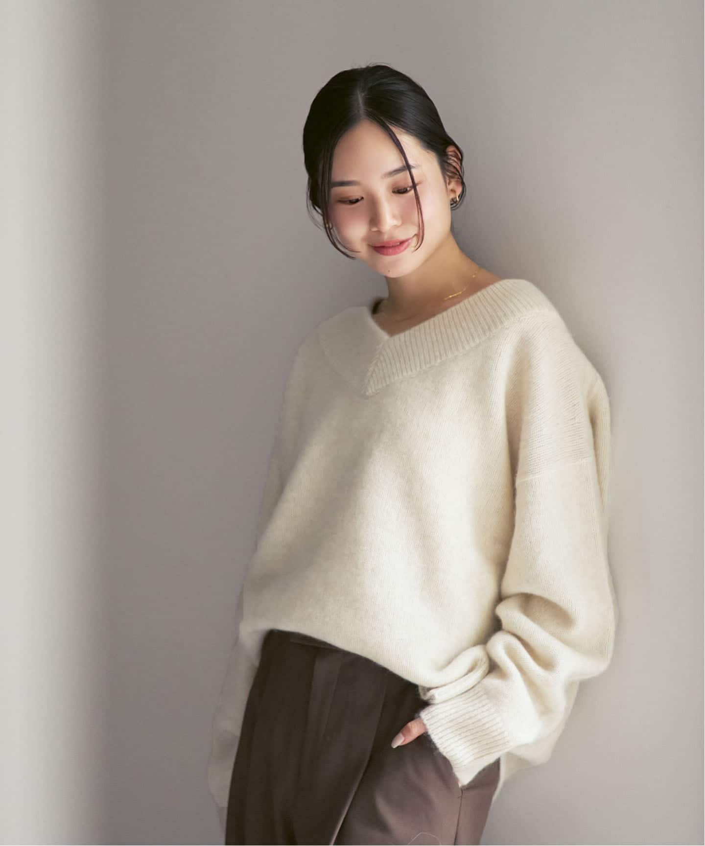 WEB・一部店舗限定追加予約》YAKワイドVネックニット（ニット