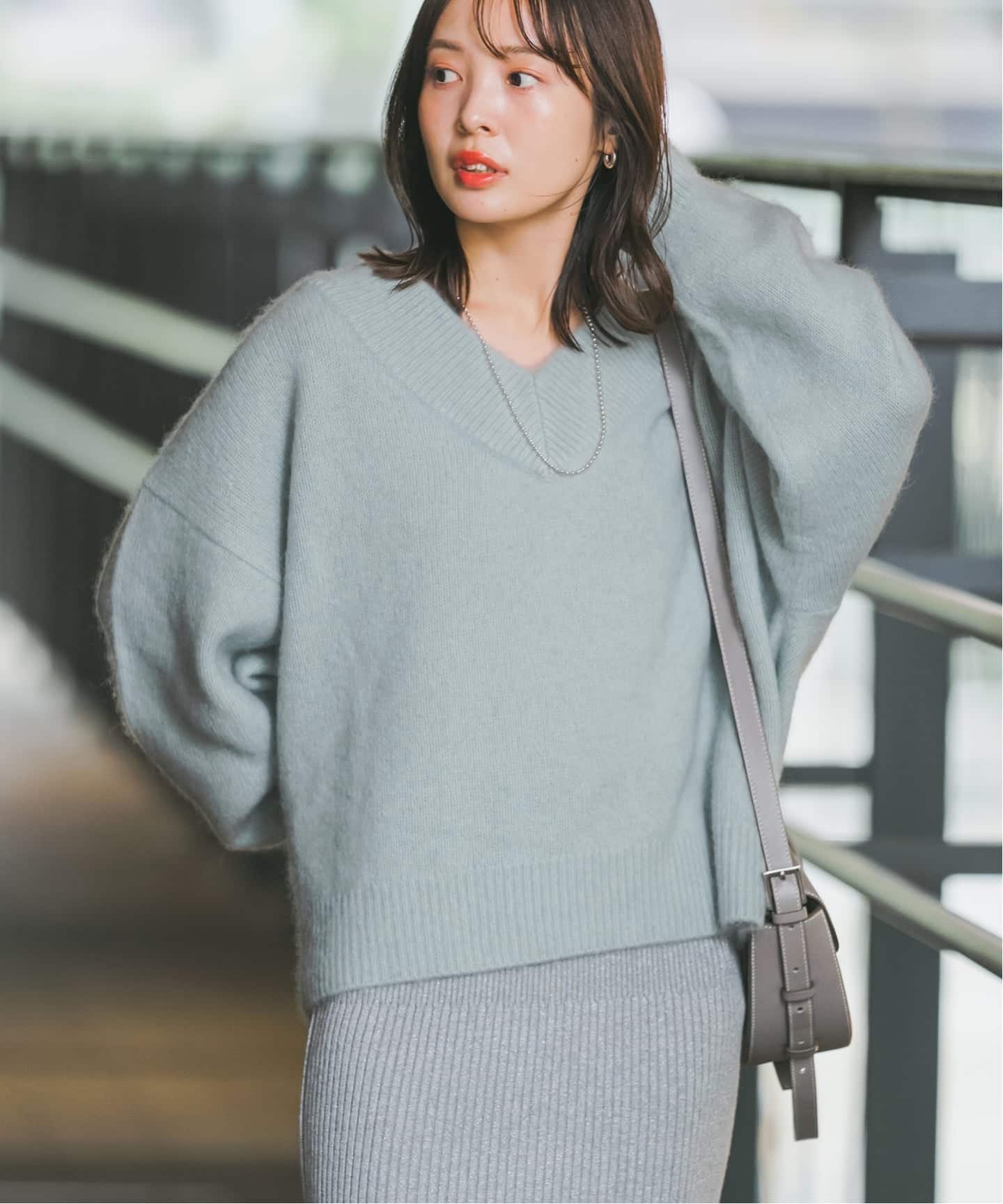 WEB・一部店舗限定追加予約》YAKワイドVネックニット（ニット