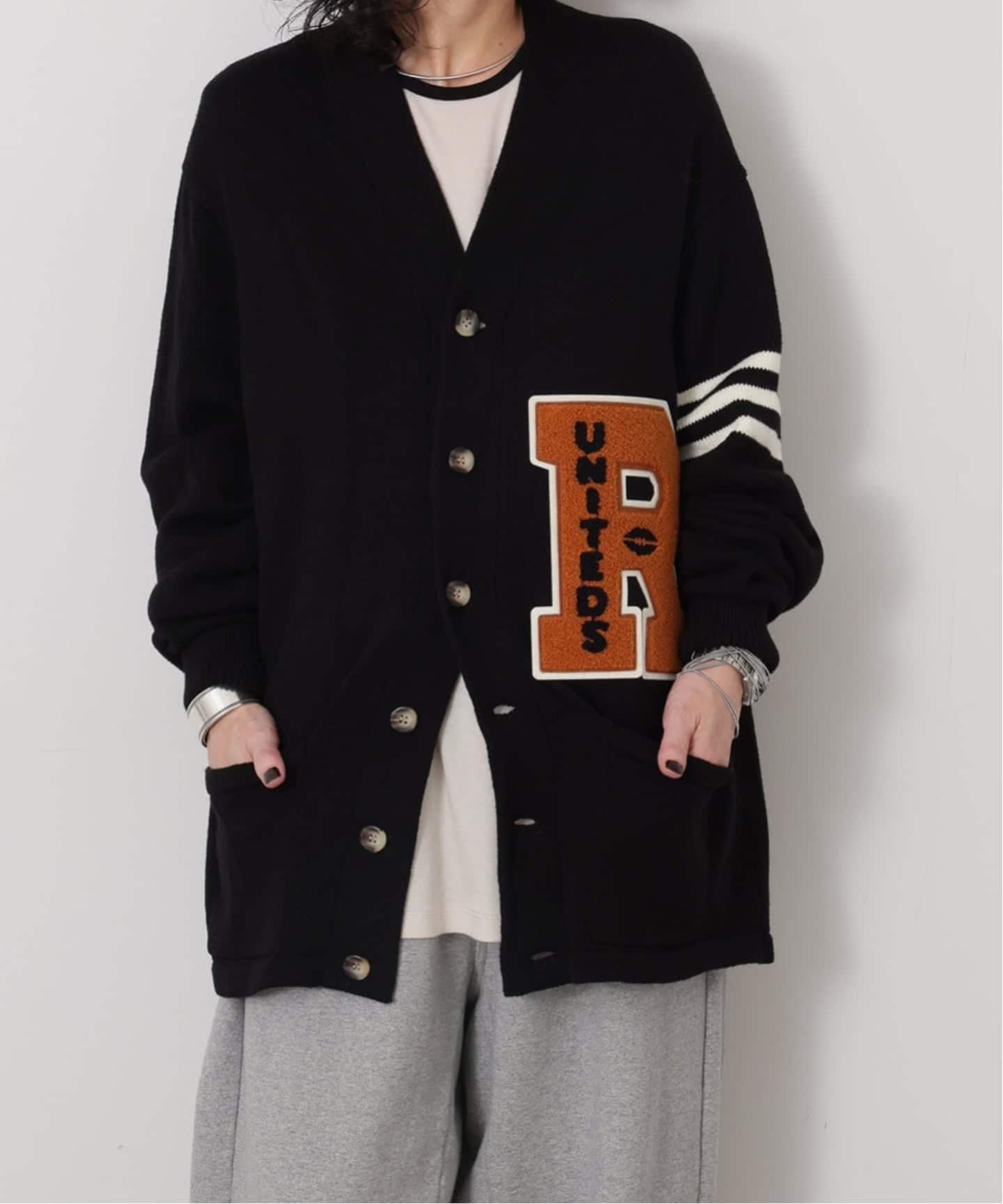 追加予約》LETTERED CARDIGAN（カーディガン）｜journal standard luxe