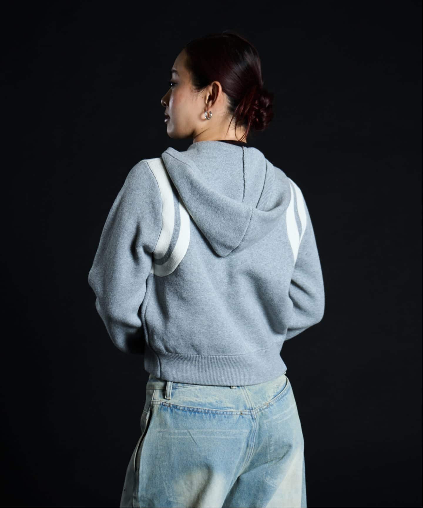 ≪予約≫カーブライン ジップ ニット フーディー / J Curved Line Zip