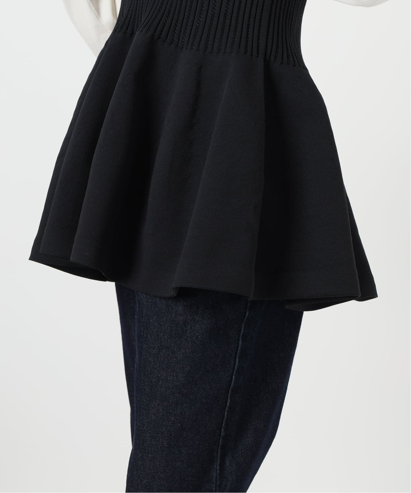 ペプラムビスチェ　スローブイエナ スローブイエナ ペプラムビスチェ - メルカリ