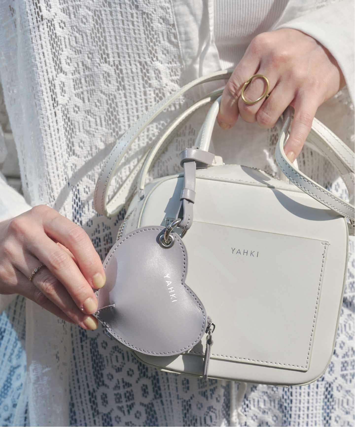 予約》YAHKI SMOOTH ハートチャームポーチ（財布・コインケース