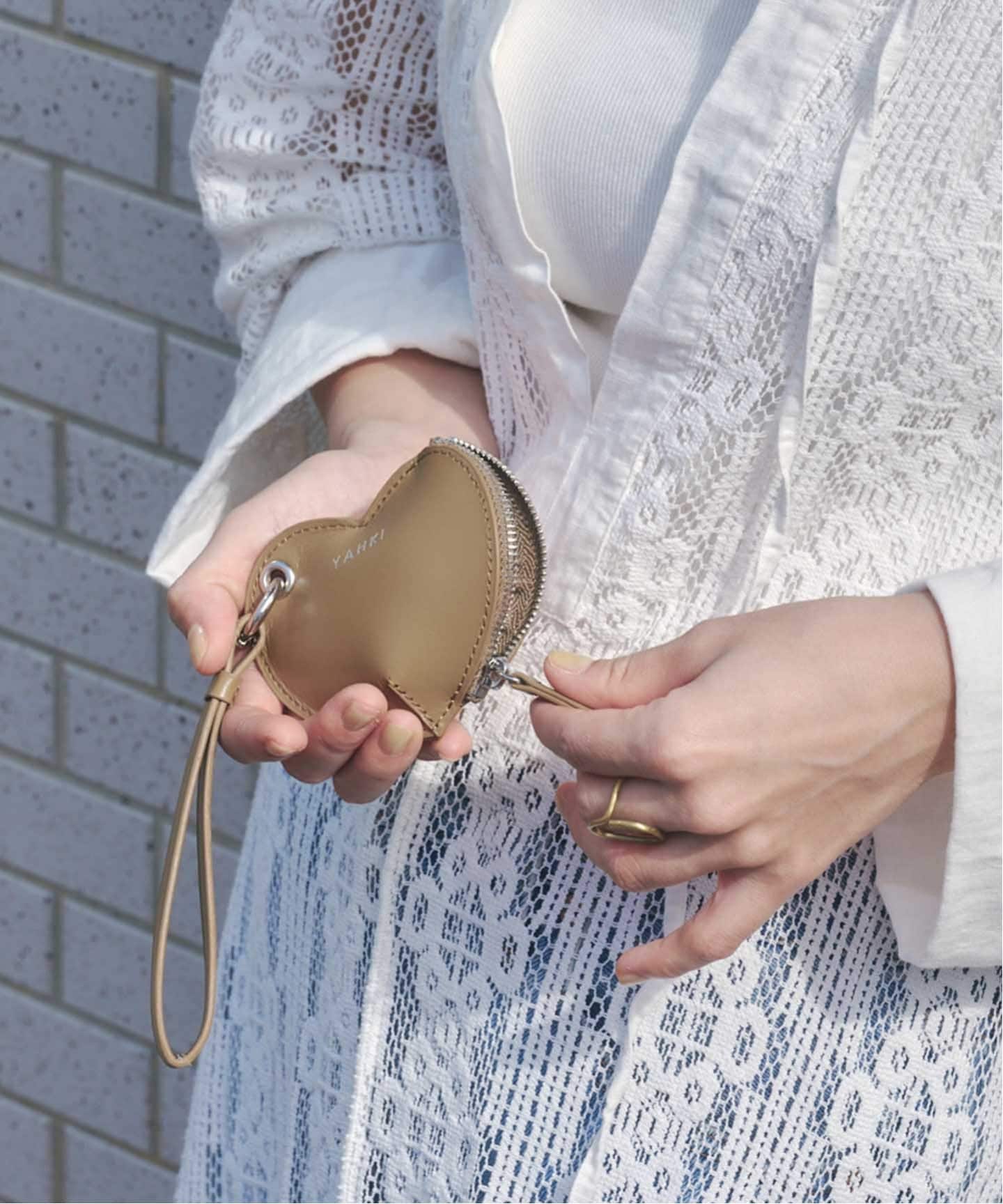 予約》YAHKI SMOOTH ハートチャームポーチ（財布・コインケース