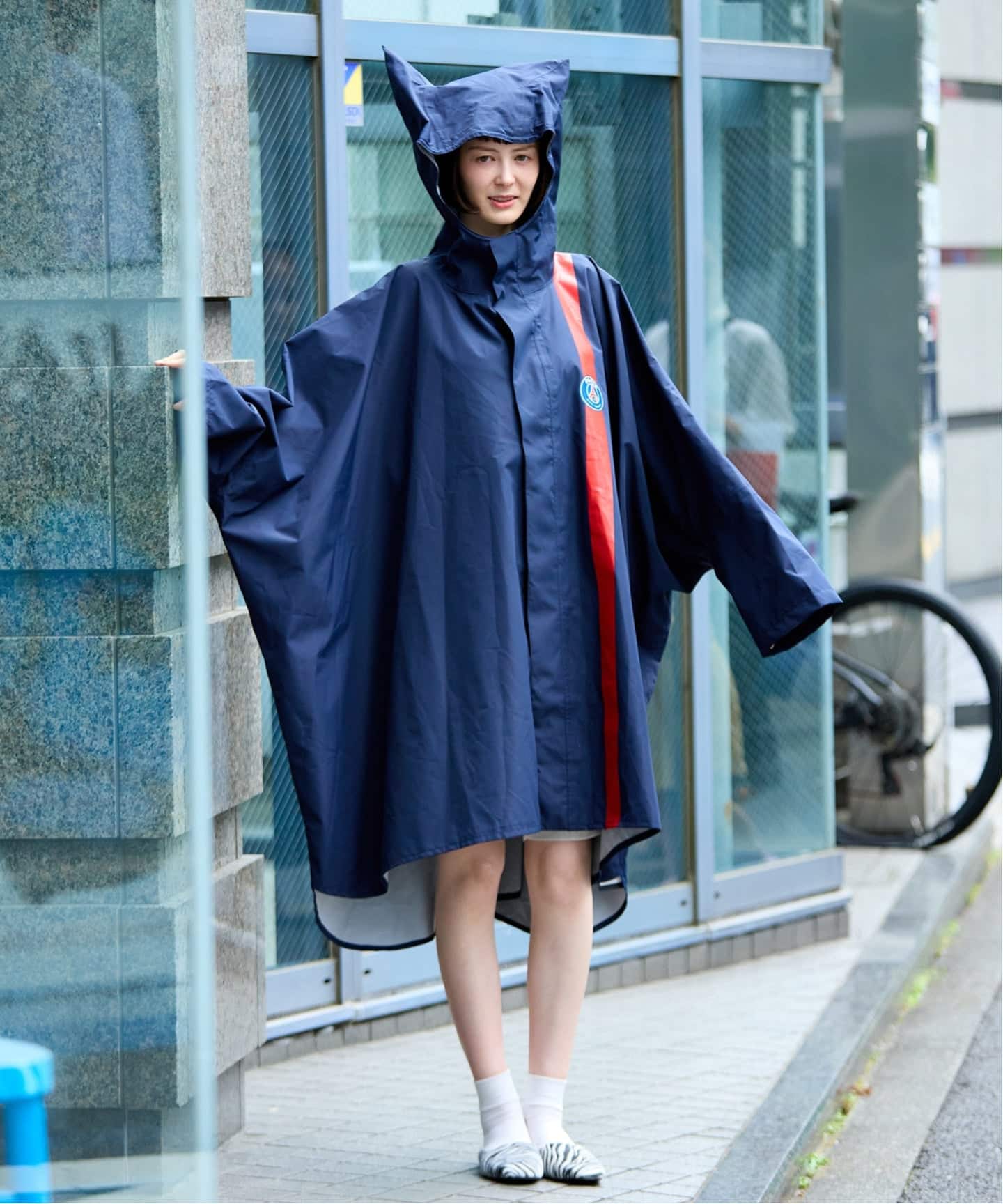 ATOMIC ポンチョ PSG x ATOM RAIN PONCHO（ポンチョ・マント）｜Paris Saint-Germain