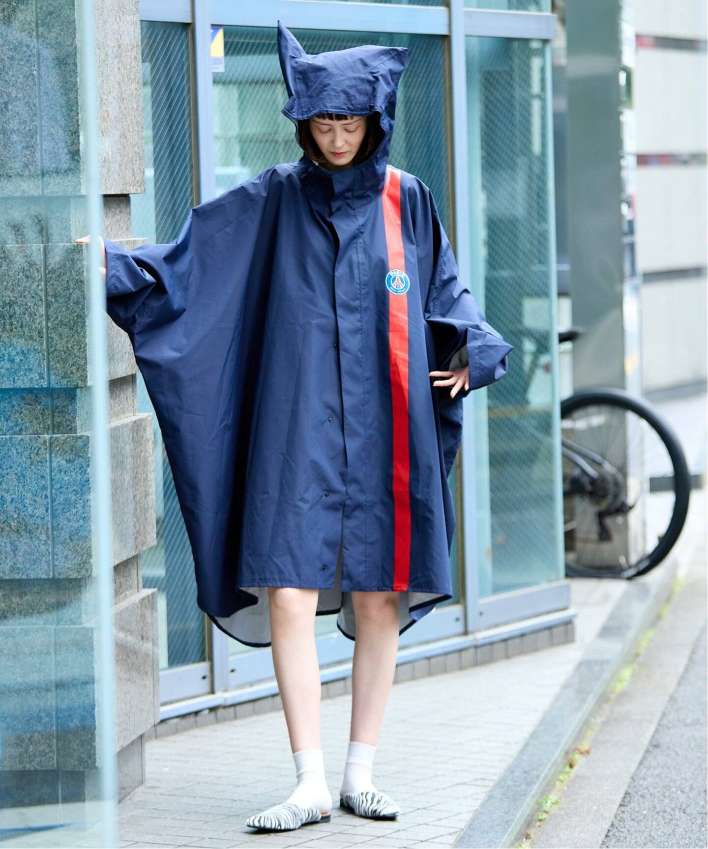 PSG x ATOM RAIN PONCHO（ポンチョ・マント）｜Paris Saint-Germain