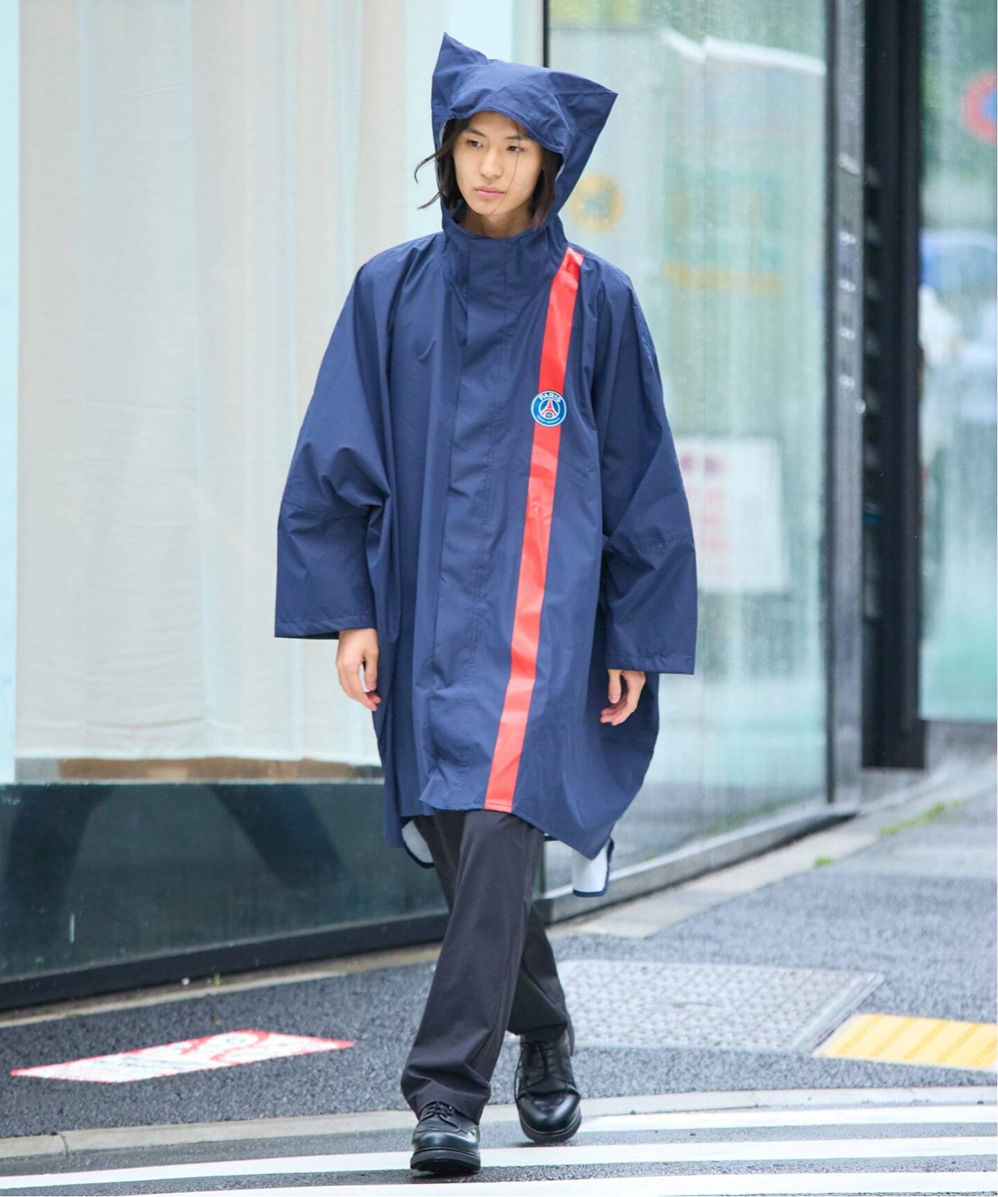 PSG x ATOM RAIN PONCHO（ポンチョ・マント）｜Paris Saint-Germain