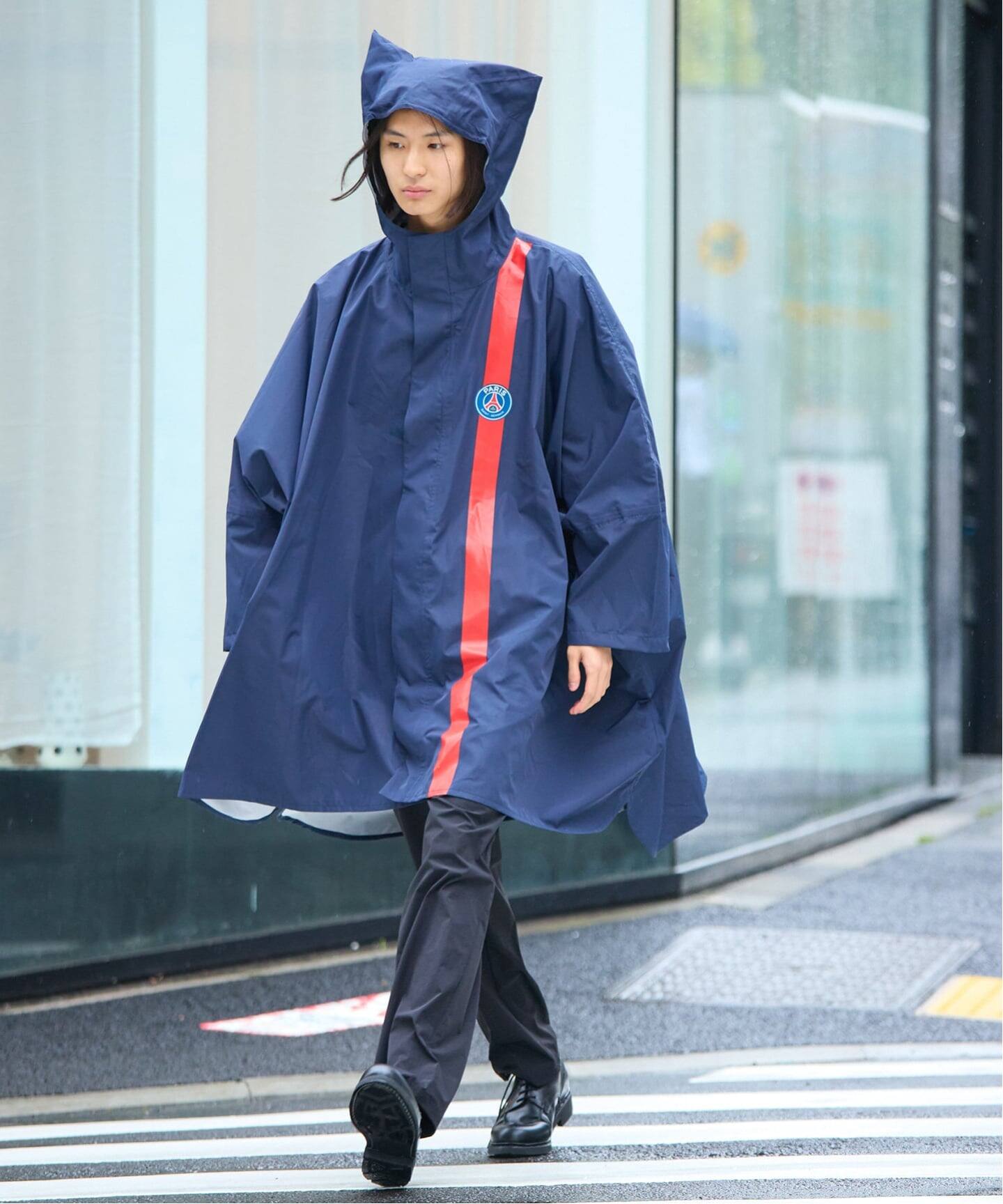 ATOMIC ポンチョ PSG x ATOM RAIN PONCHO（ポンチョ・マント）｜Paris Saint-Germain