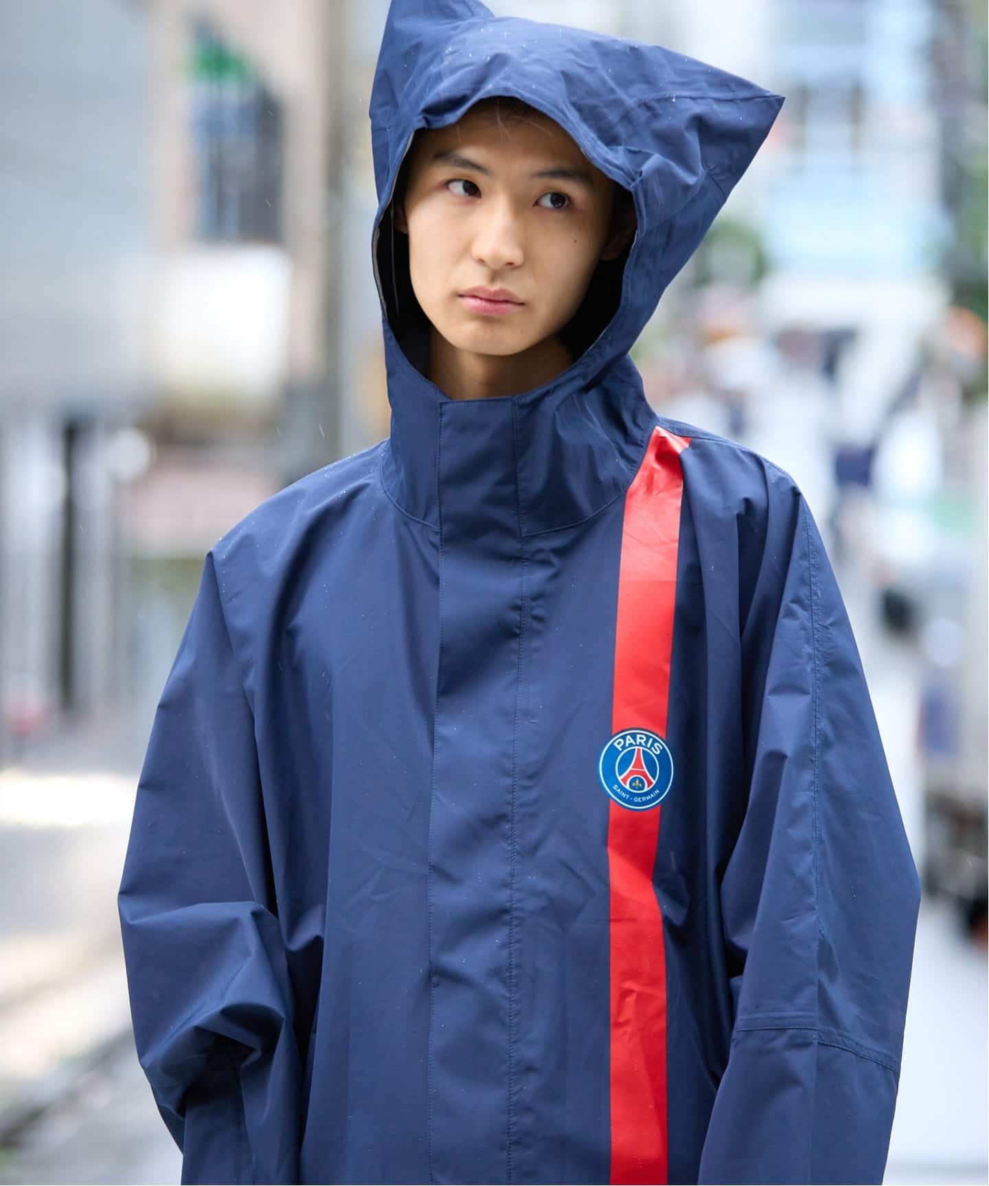 PSG x ATOM RAIN PONCHO（ポンチョ・マント）｜Paris Saint-Germain