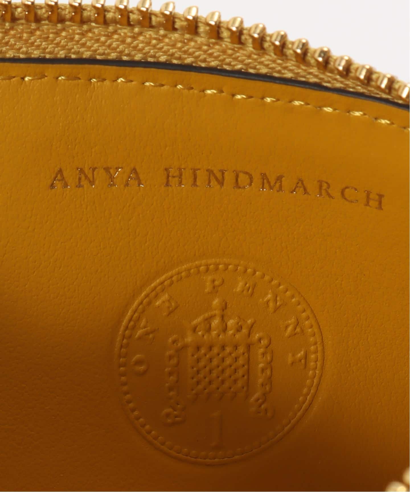 ANYA HINDMARCH/アニヤ ハインドマーチ】 WINK ZIP CARD CASE（カード