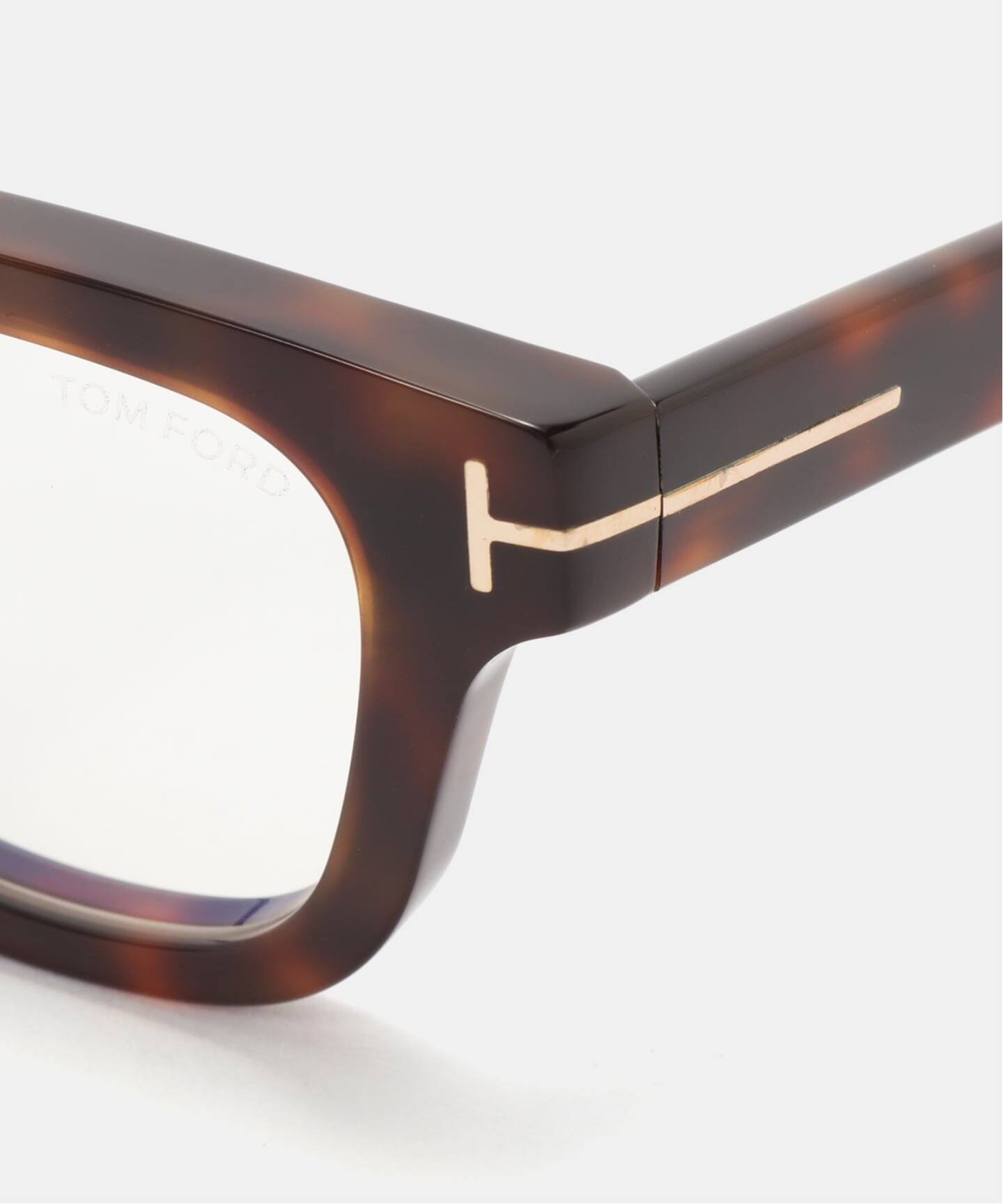 TOMFORD トムフォード トム フォードならではのアイコニックなディテールが輝く──夏がくる