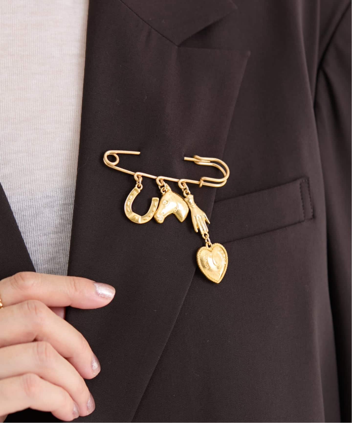 WEB限定/追加予約》IENA CHEVAL 3ROW ブローチB（その他ファッション