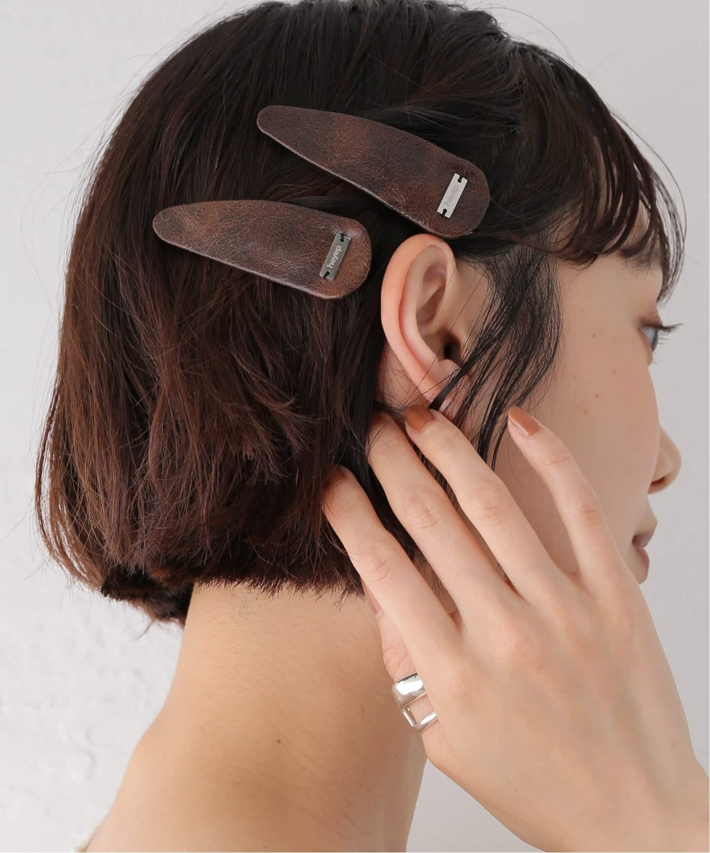 heyep Vintage Faux Leather Hair Clips 2pcs hp03826（ヘア