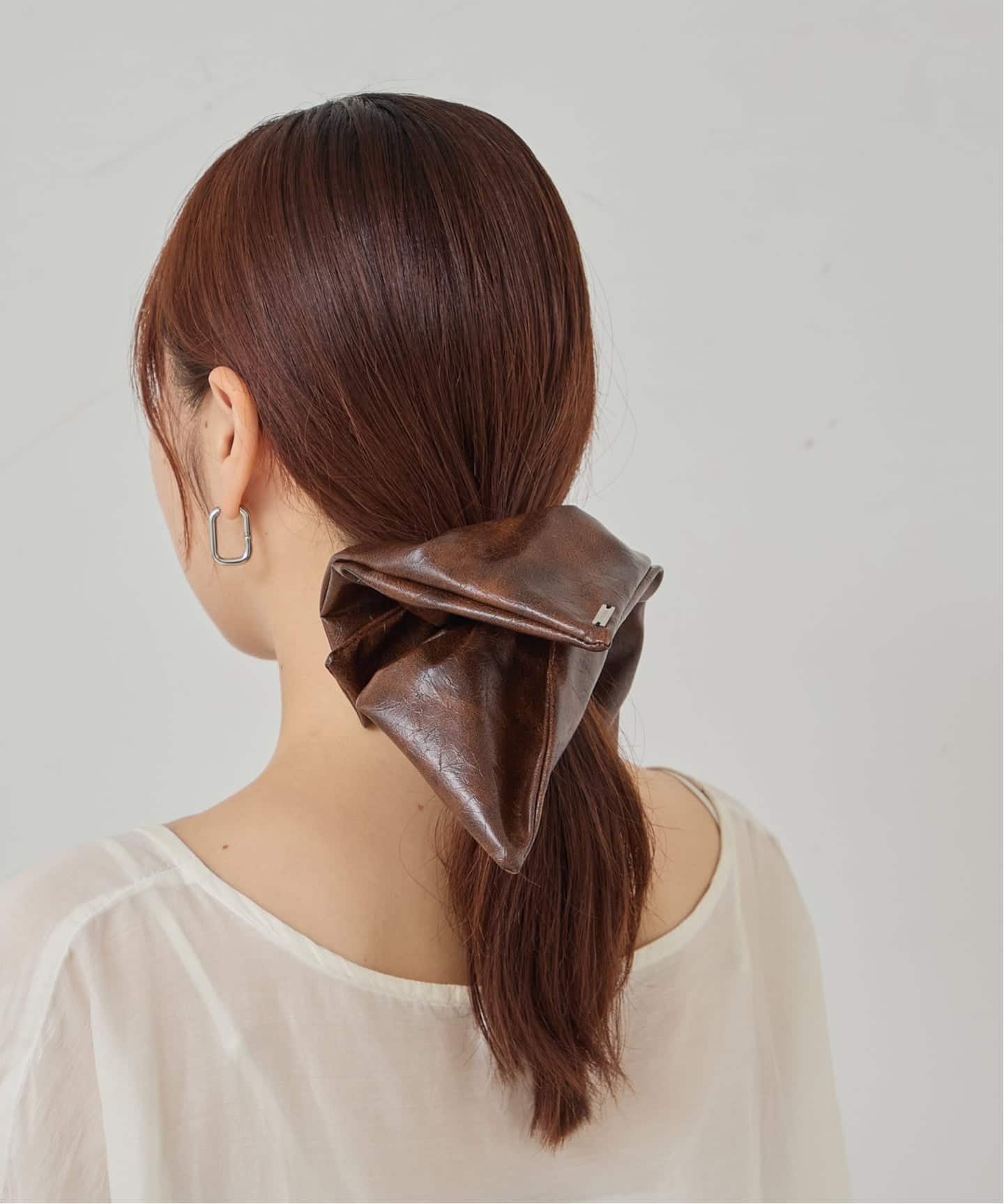 heyep Vintage Faux Leather Square Scrunchie hp03926（ヘア