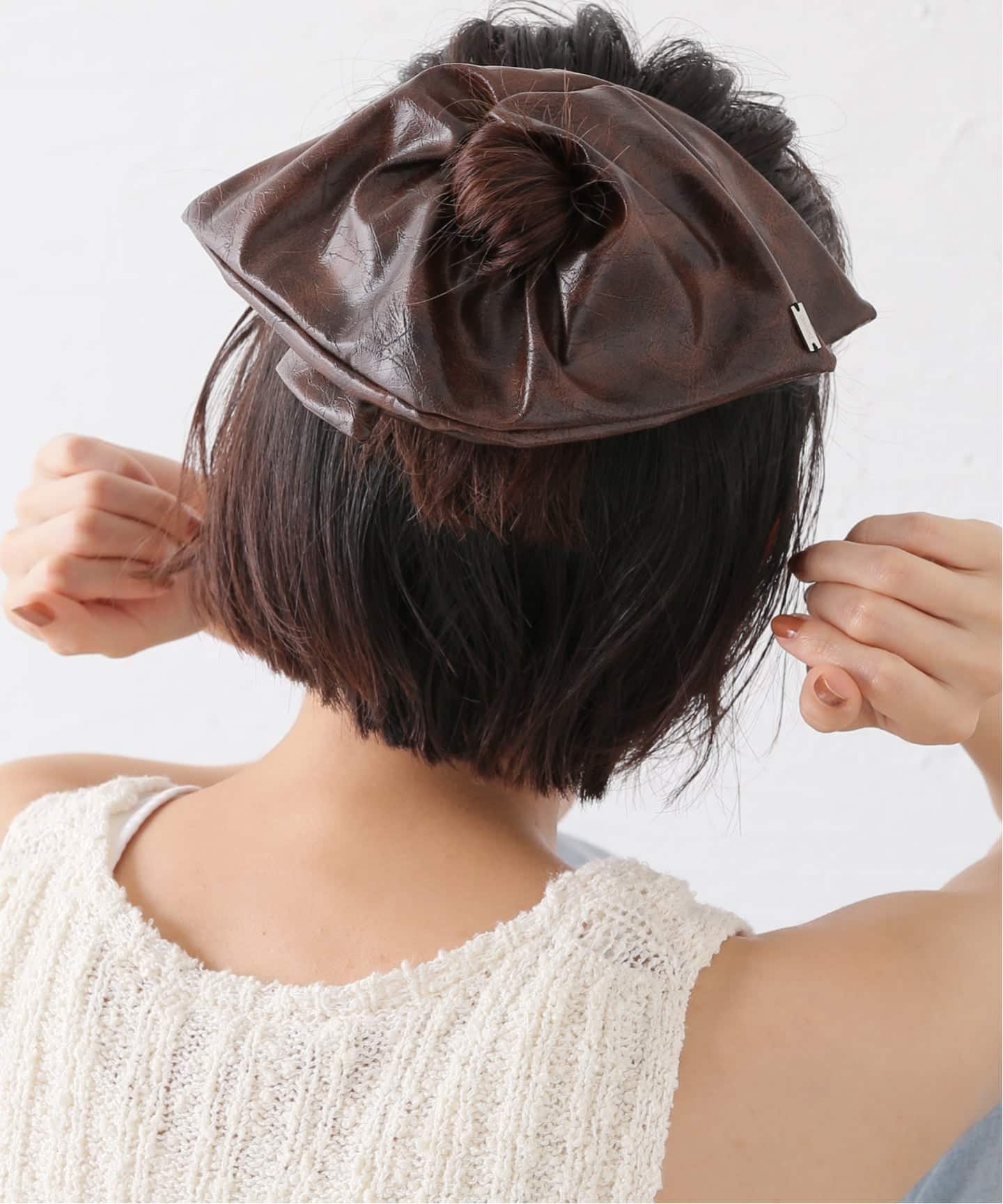 heyep Vintage Faux Leather Square Scrunchie hp03926（ヘア