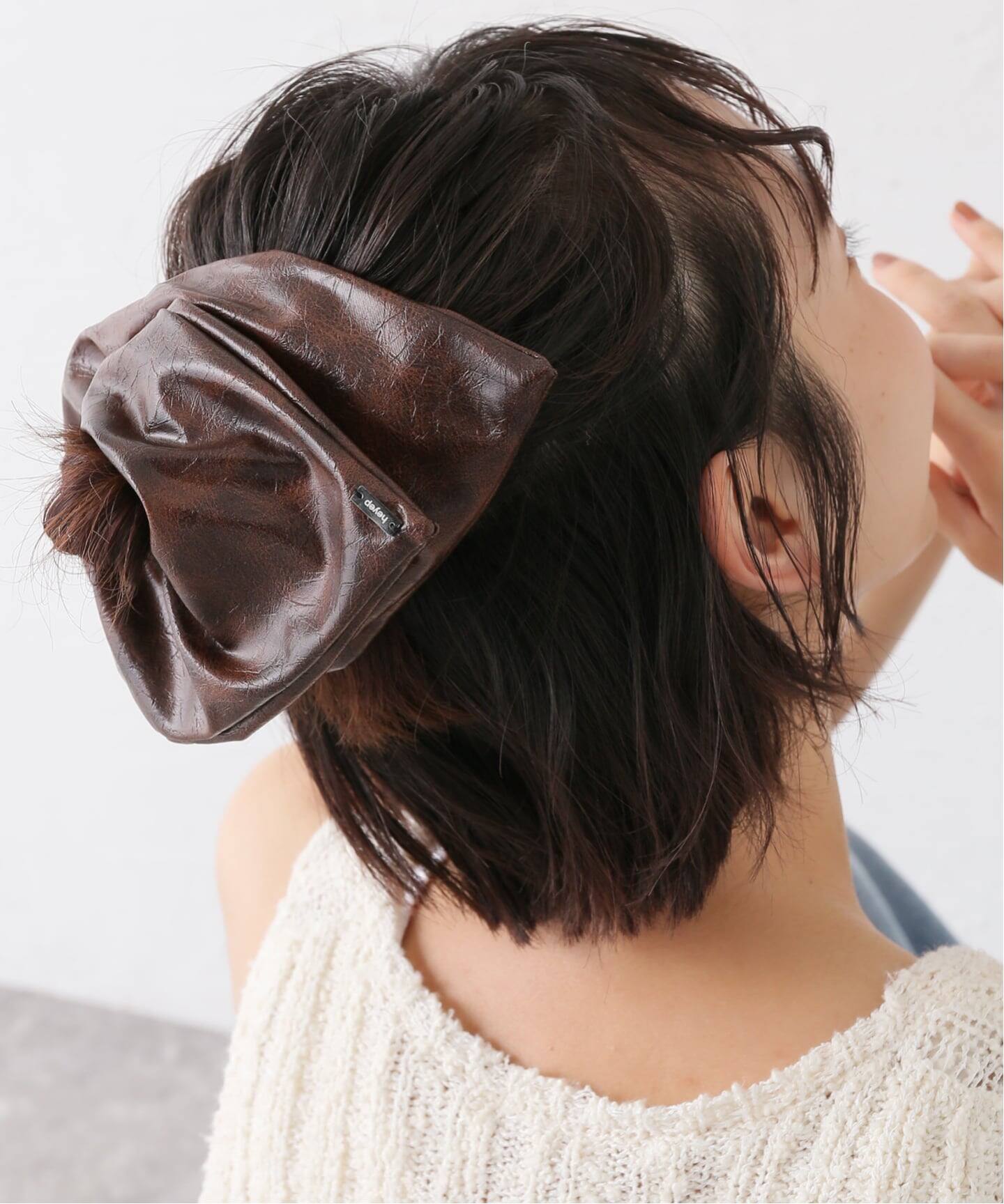 heyep Vintage Faux Leather Square Scrunchie hp03926（ヘア