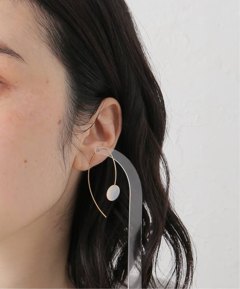 mounir/ムーニエ ドロップピアス(ホワイトカルセドニー)（ピアス（両耳 