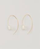 mounir/ムーニエ ドロップピアス(ホワイトカルセドニー)