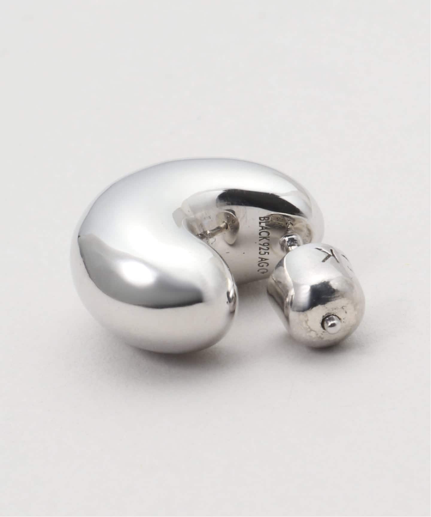 MARIA BLACK/マリアブラック】 Tryvann Pillow Earring Silver：ピアス