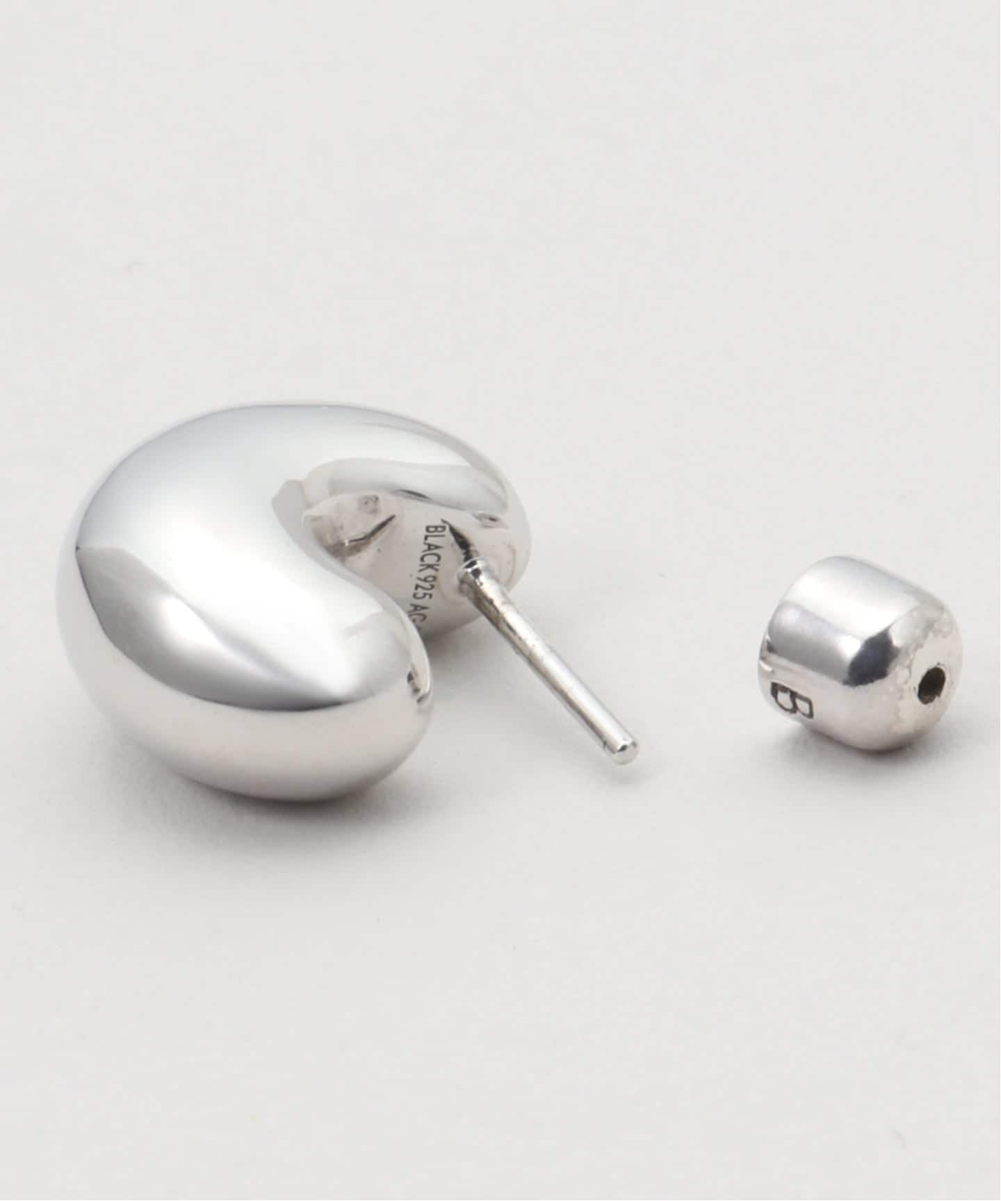 MARIA BLACK/マリアブラック】 Tryvann Pillow Earring Silver：ピアス