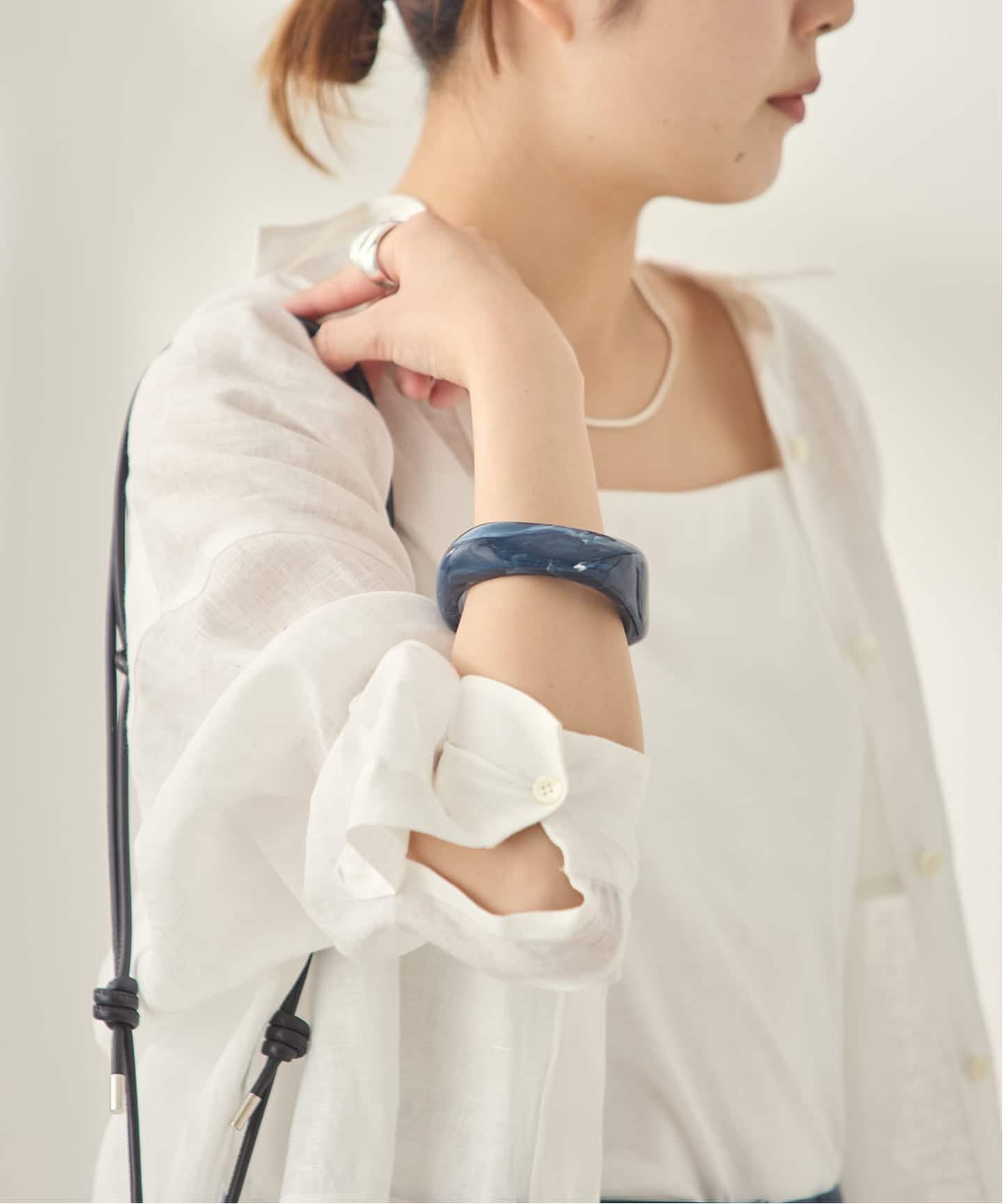 JOURNAL STANDARD ターコイズオープンバングル 予約》CRYSTAL HAZE/クリスタル ヘイズ Jelly Bangle Navy バングル