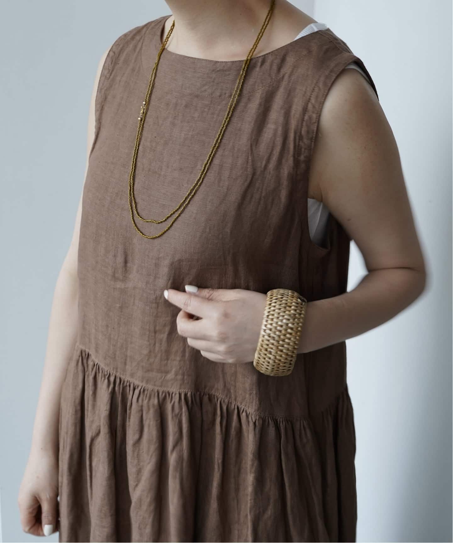 ARMEN】LINEN PLAIN BOAT NECK DRESSのコーディネートスナップ（Y.S