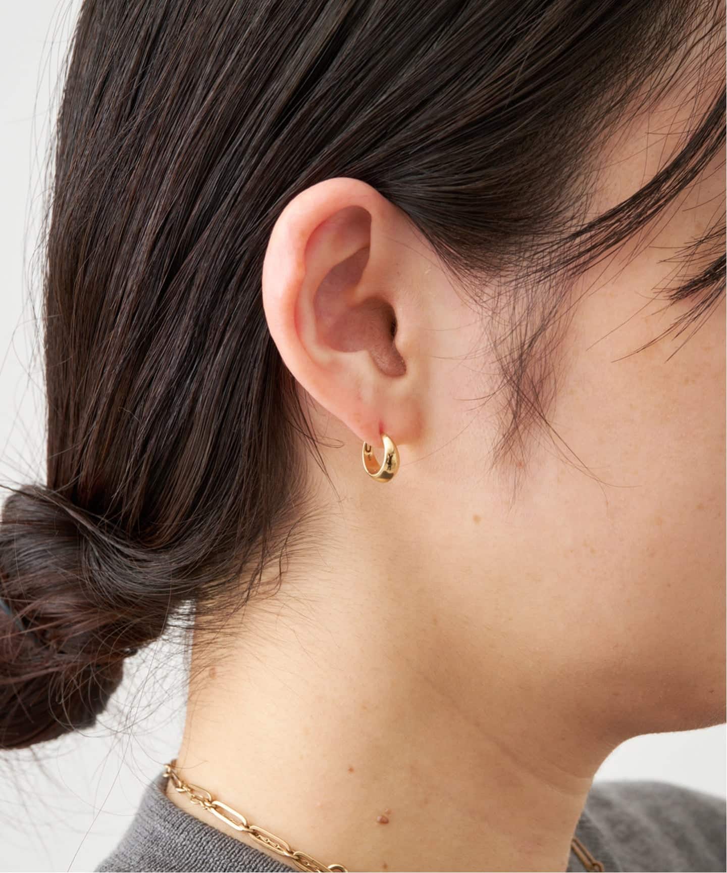 LIZZIE MANDLER/リジーマンドラー】CRESCENT HOOP 8.5（ピアス（片耳用