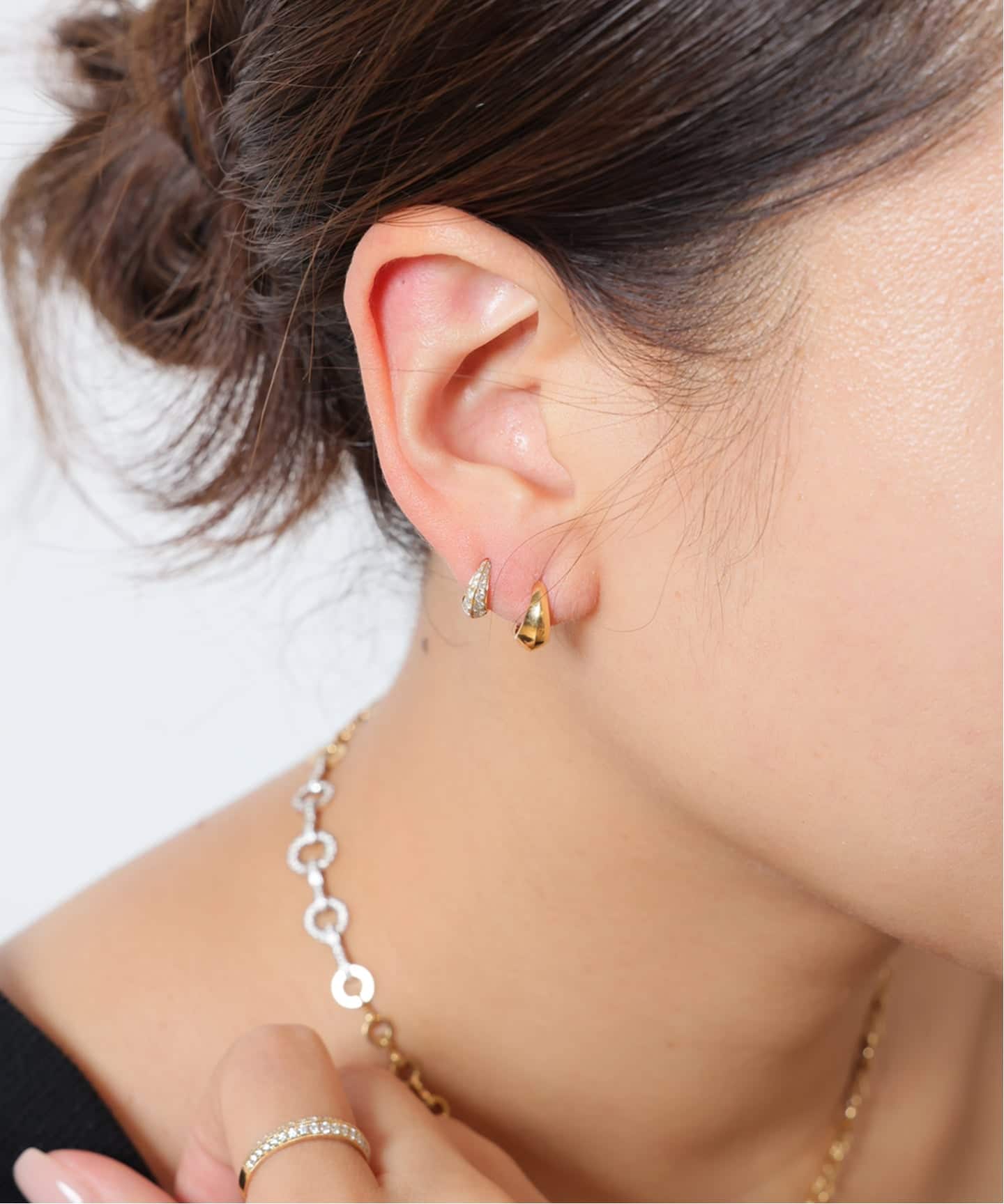 LIZZIE MANDLERフープピアス ダイヤモンド ペア 片耳でも購入可能 Lizzie Mandler Fine Jewelry ダイヤモンド フープピアス 18Kイエロー