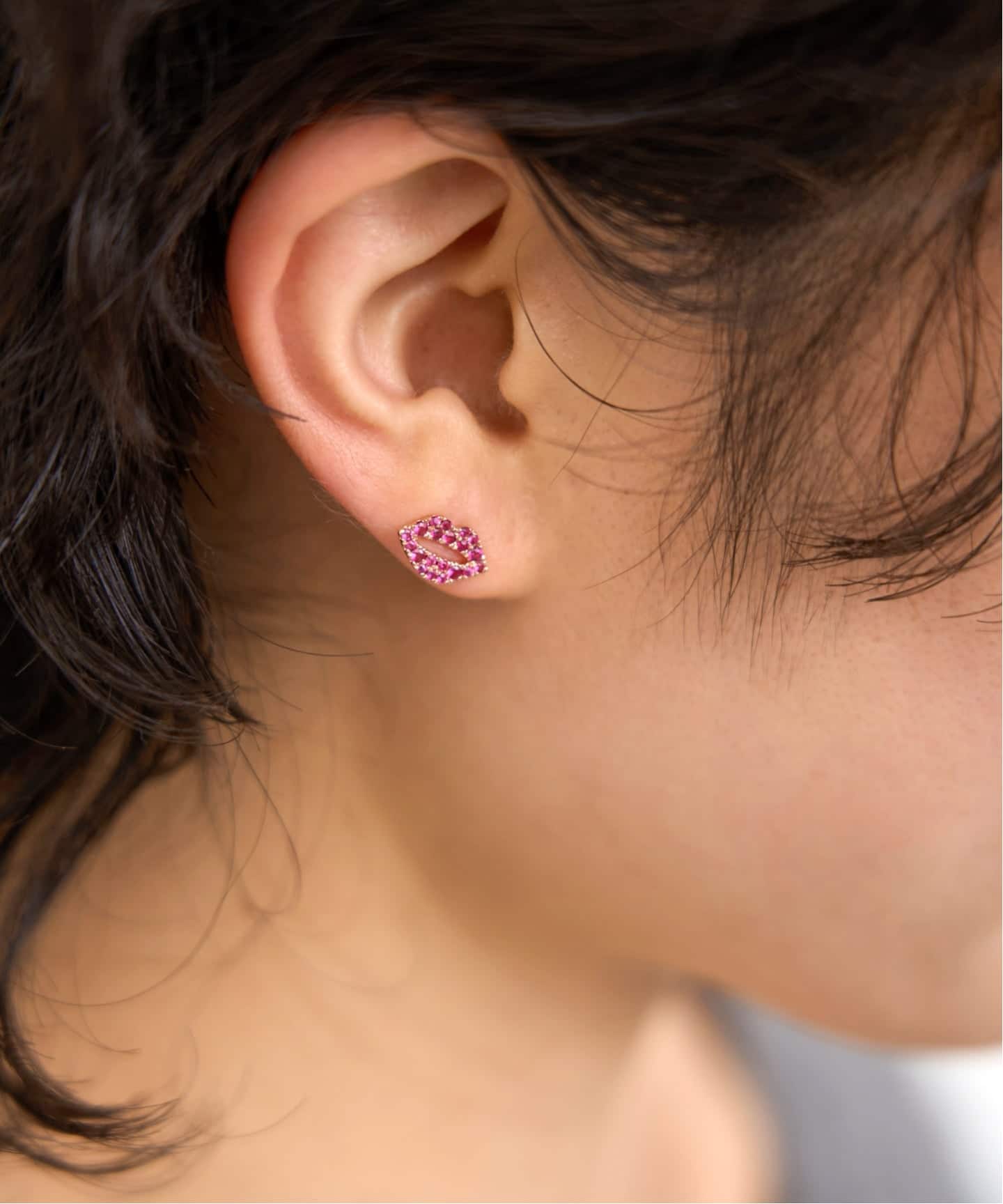 ROXANNE FIRST/ロクサンヌ ファースト】 Pink Sapphire Kiss Earring