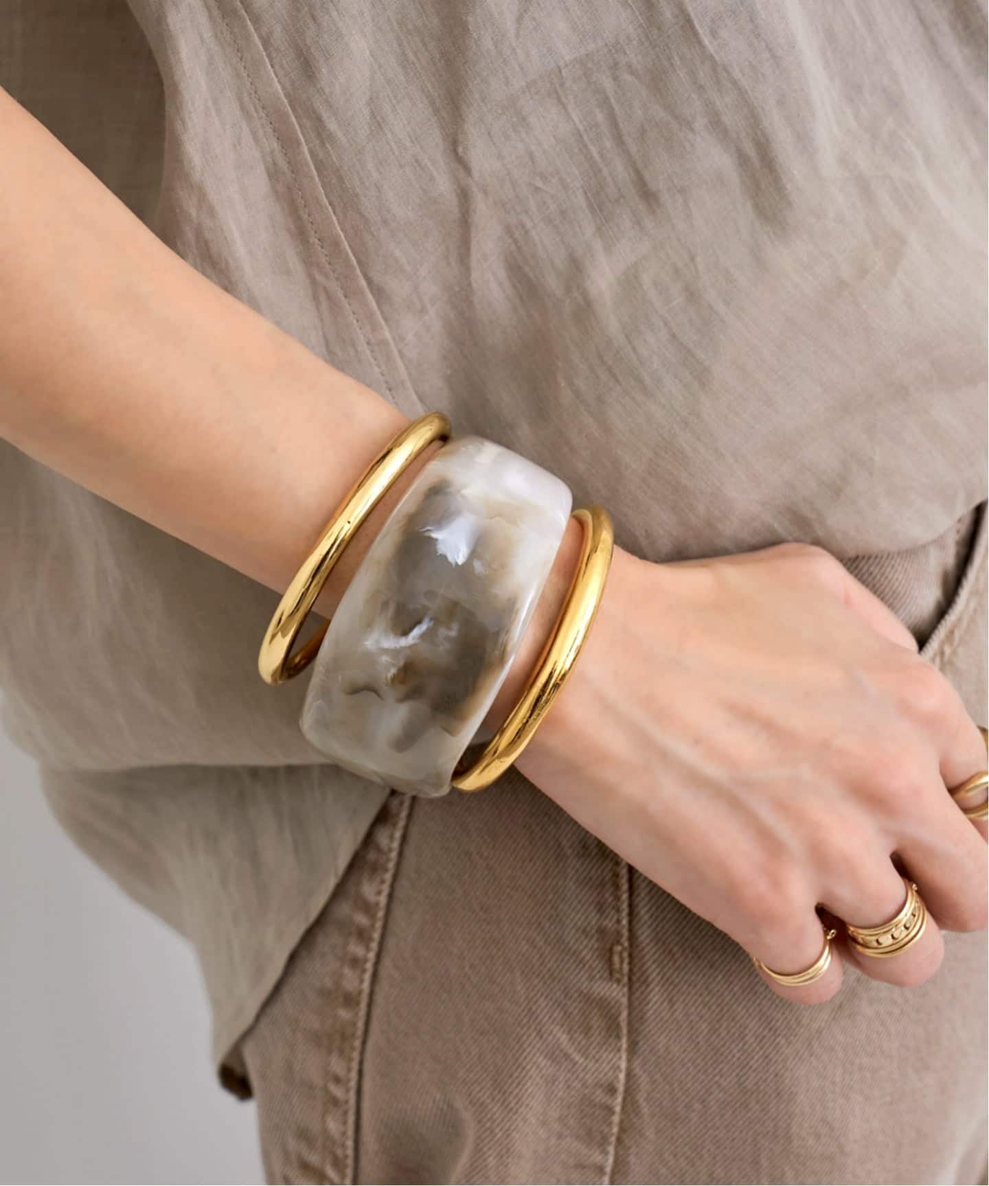 ANTURA/アントゥーラ】 ACCESSORI RESIN BANGLE（ブレスレット