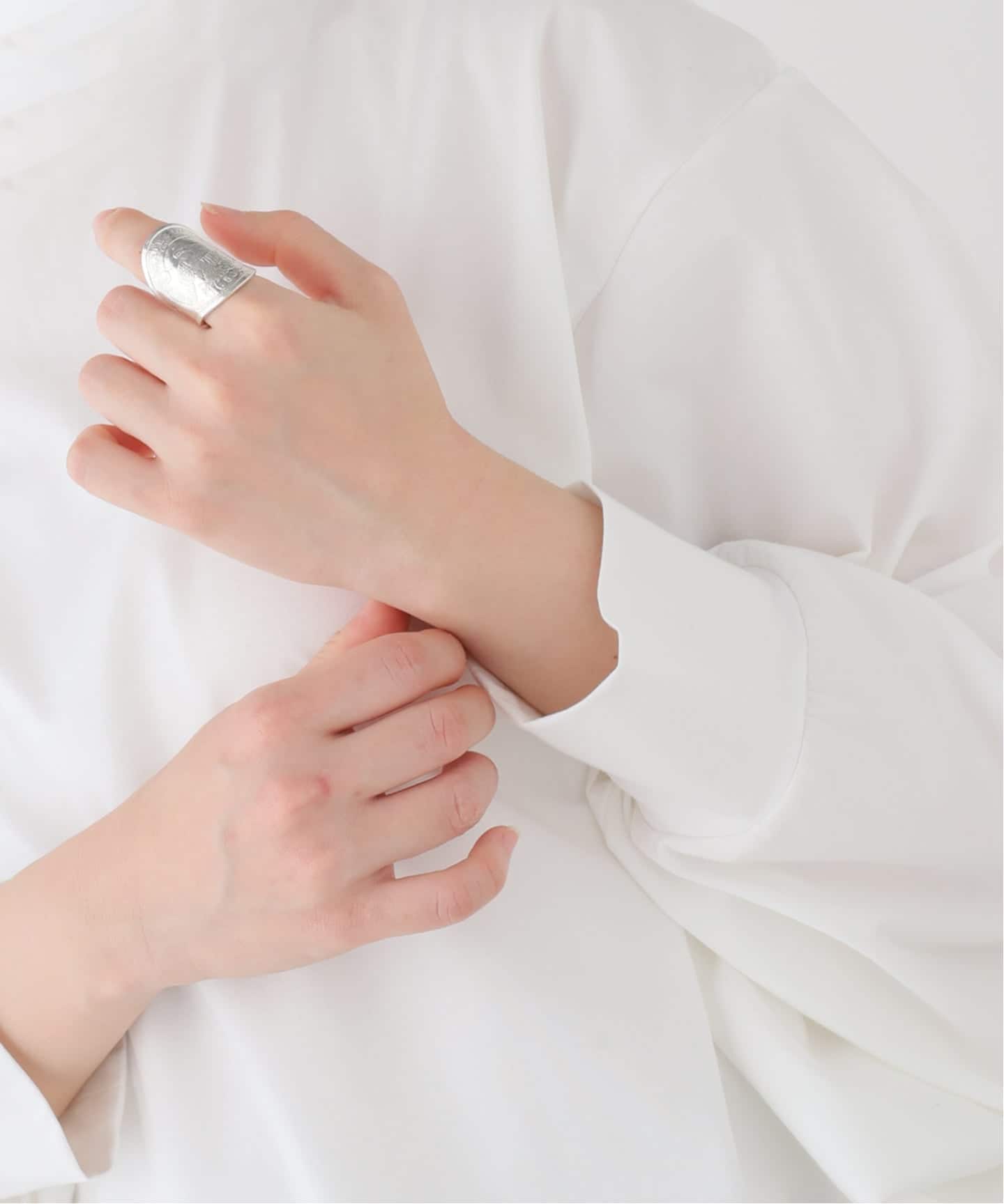 GIGI/ジジ】 Artemis Capped Bust Ring（リング）｜L'Appartement