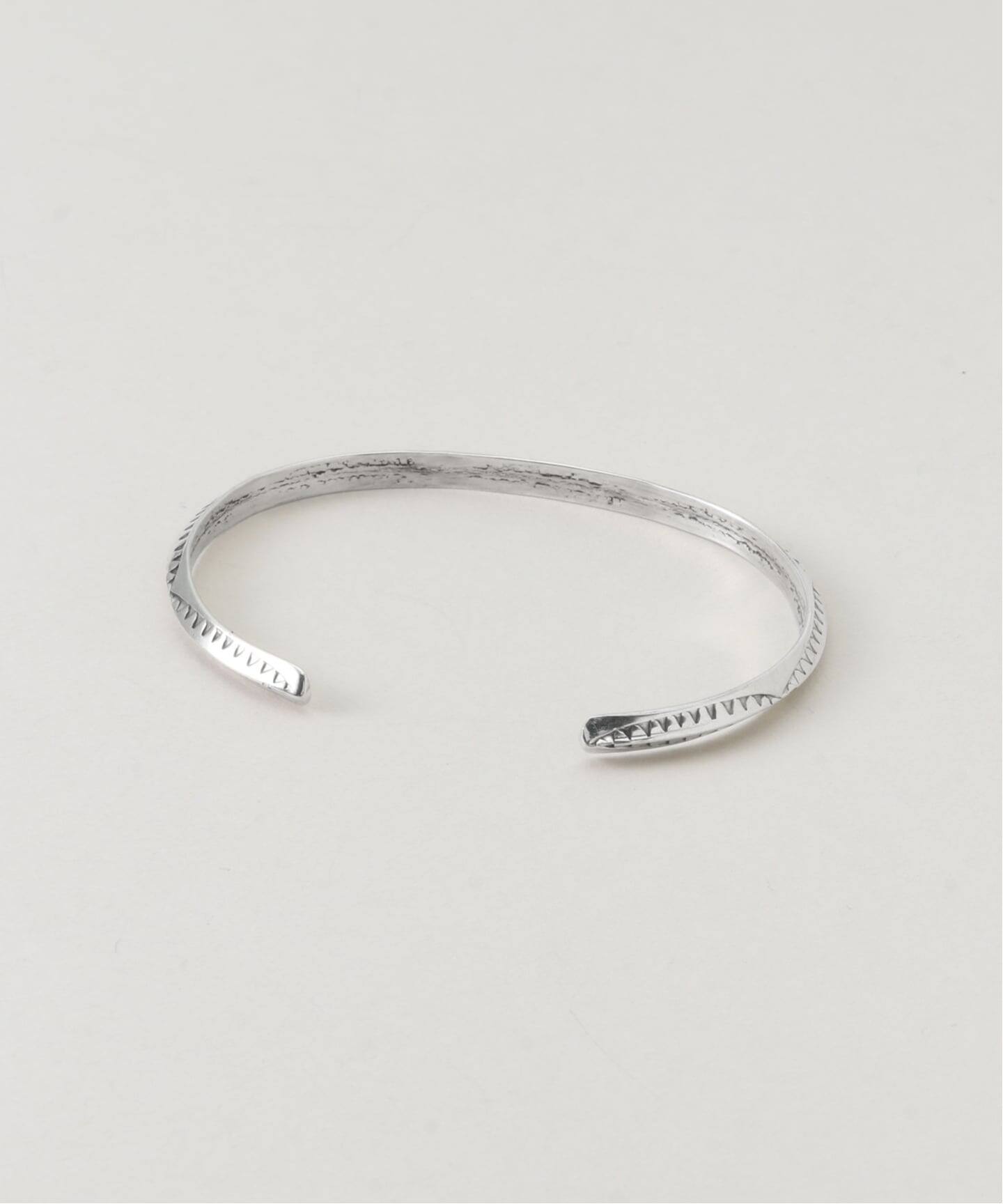 Harpo/ハルポ】Stamped Skinny Bangle（ブレスレット・バングル）｜AP