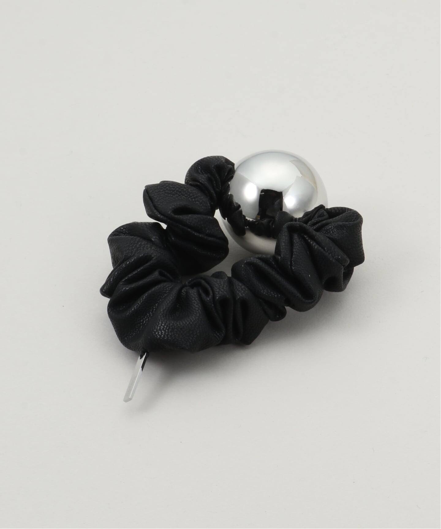 heyep/ ヘイップ metal ball fauxleather scrunchie（ヘアアクセサリー