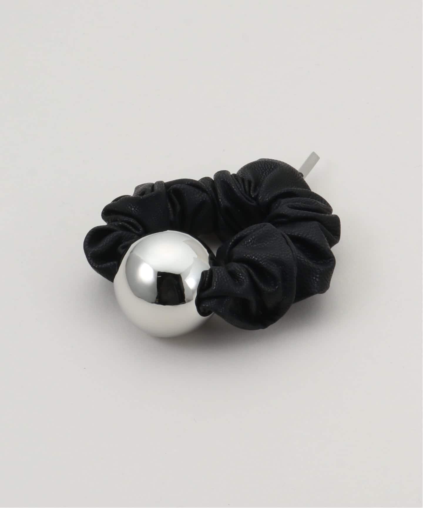heyep/ ヘイップ metal ball fauxleather scrunchie（ヘアアクセサリー