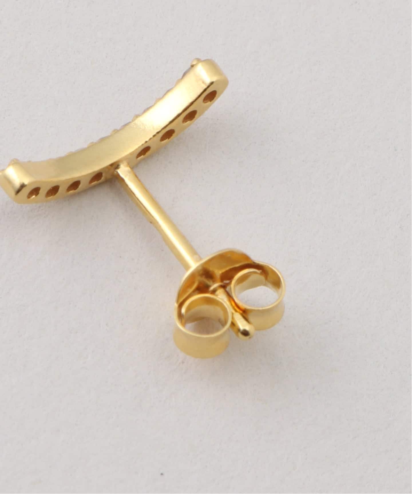 シャナシャナゴールドたっぷりピアス SHANA GULATI / シャナ グラティ Lola Studs Gold ピアス(両耳用