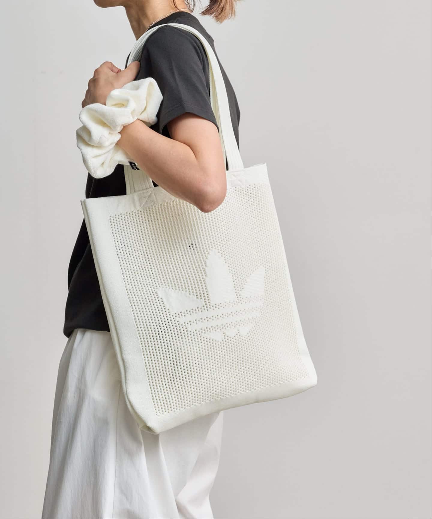 CRONOS トートバッグ　ホワイト ADIDAS CROCHET TOTE BAG KD1002/1001（トートバッグ）｜BOICE FROM
