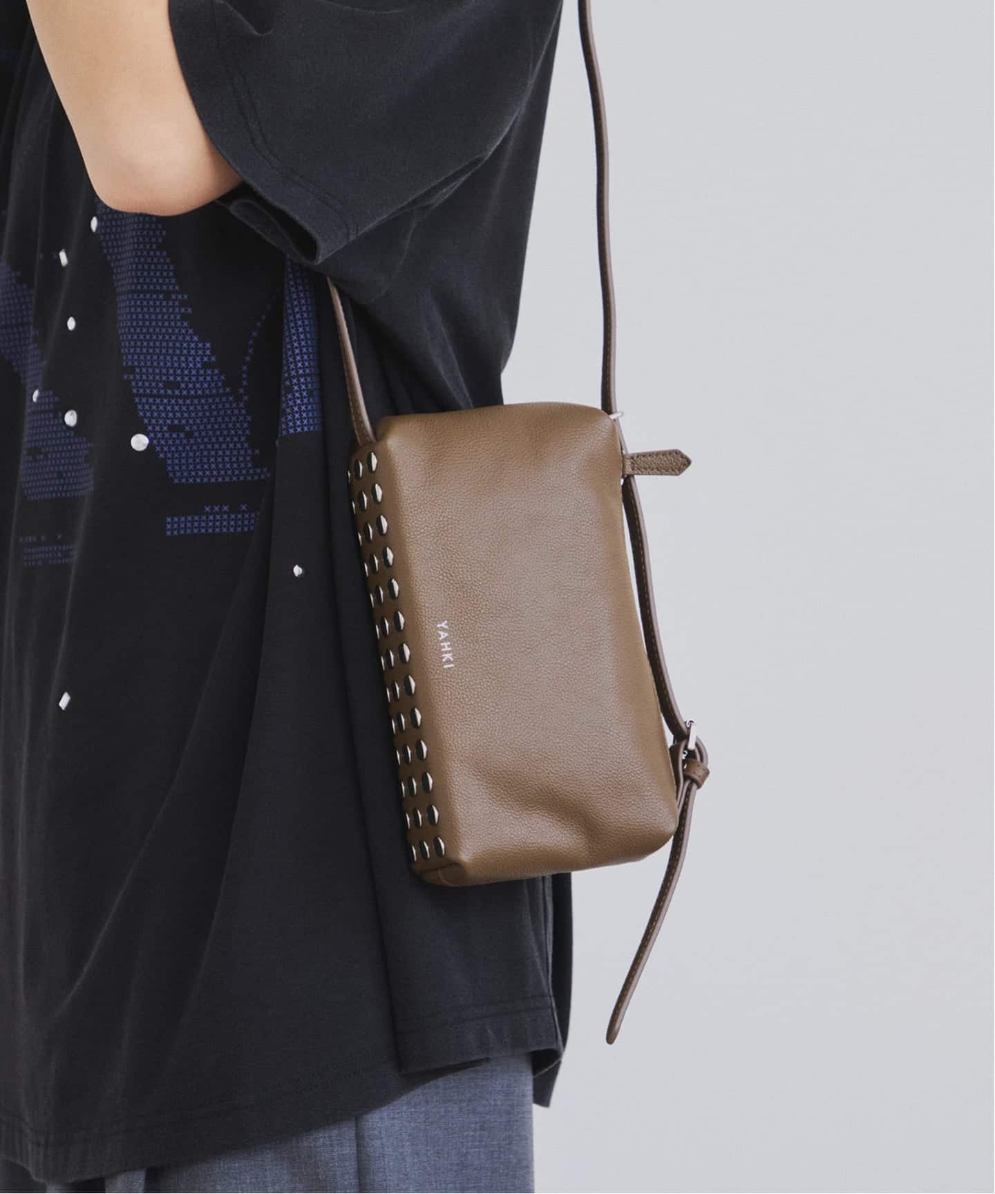 YAHKI LEATHER スタッズショルダーバッグ（ショルダーバッグ）｜BOICE