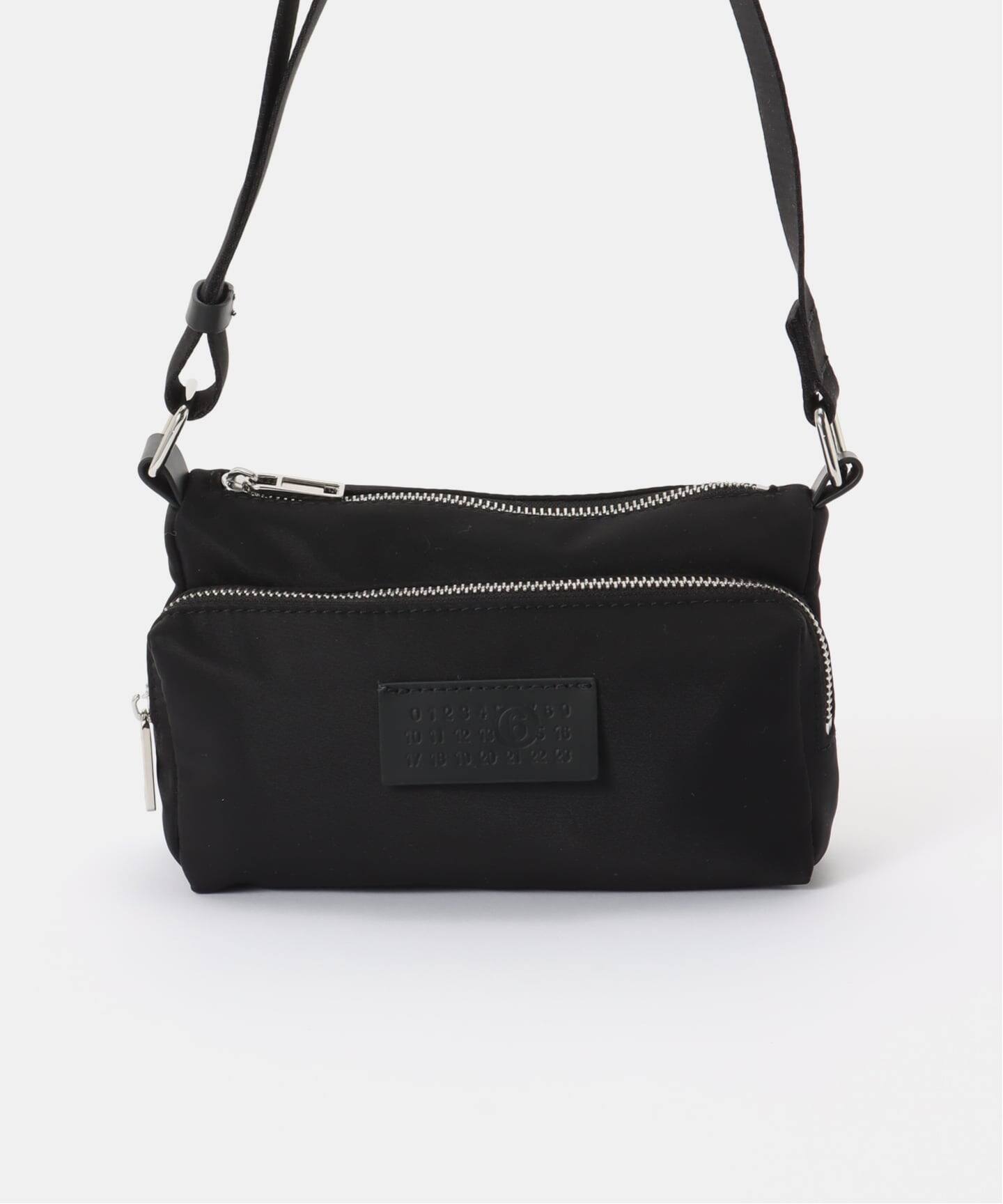 一部店舗+WEB限定》MM6 / エムエムシックス NYLON POCKETS CROSSBODY
