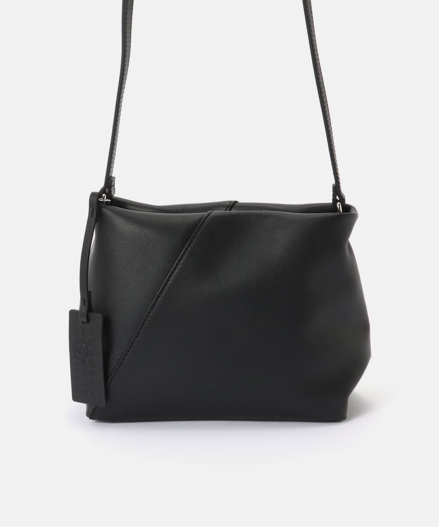一部店舗+WEB限定》MM6 / エムエムシックス FOLDED J SHOULDER BAG