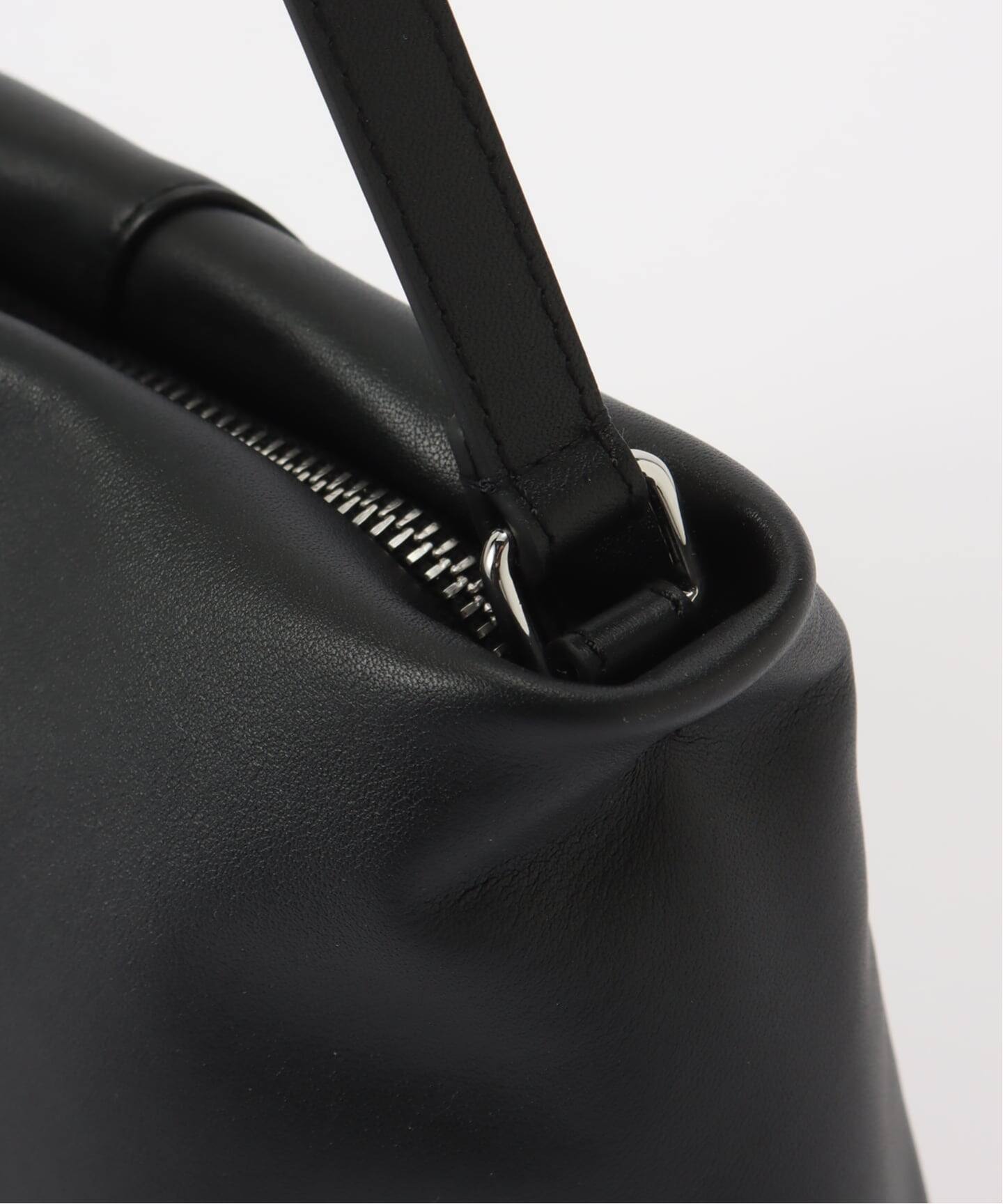 一部店舗+WEB限定》MM6 / エムエムシックス FOLDED J SHOULDER BAG