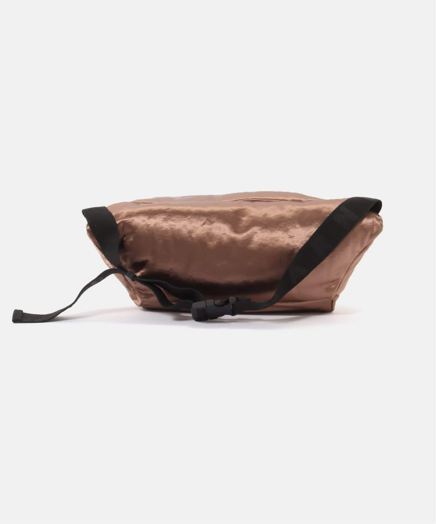 一部店舗+WEB限定》MARNI / マルニ MARSUPIO LARGE（メッセンジャー
