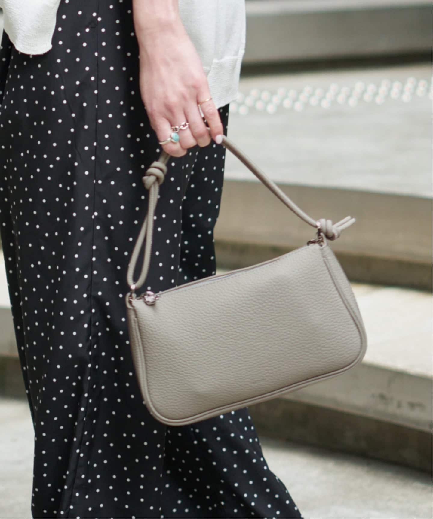 一部店舗+WEB限定》VASIC / ヴァジック Pochette Mini（ハンドバッグ
