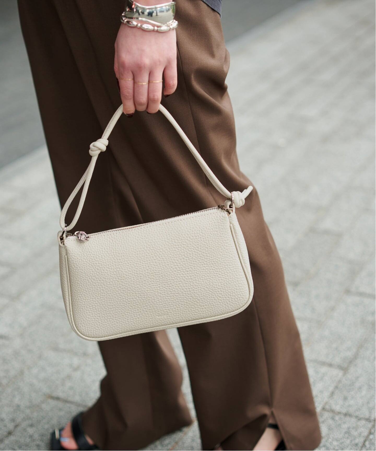 一部店舗+WEB限定》VASIC / ヴァジック Pochette Mini（ハンドバッグ