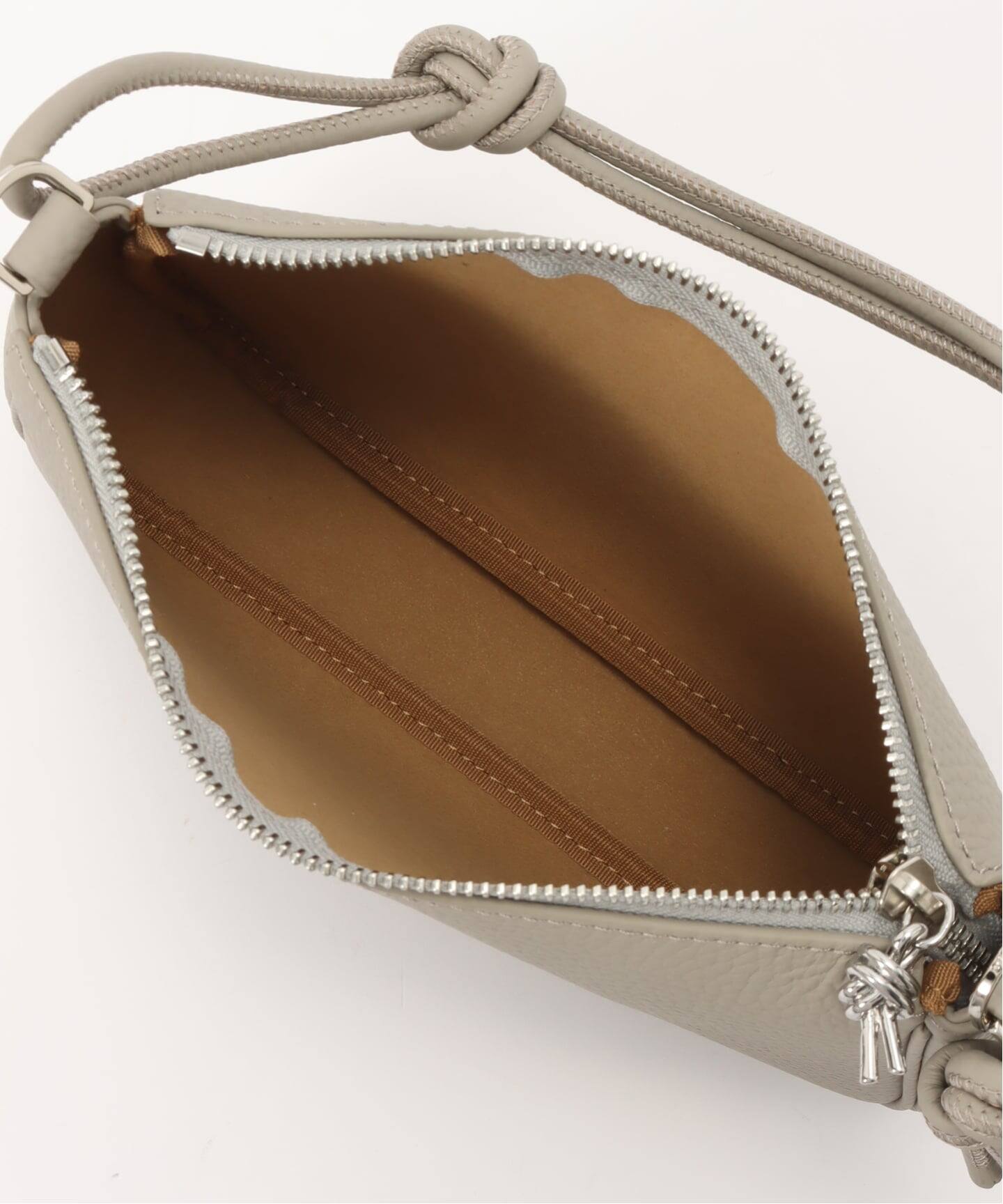 一部店舗+WEB限定》VASIC / ヴァジック Pochette Mini（ハンドバッグ