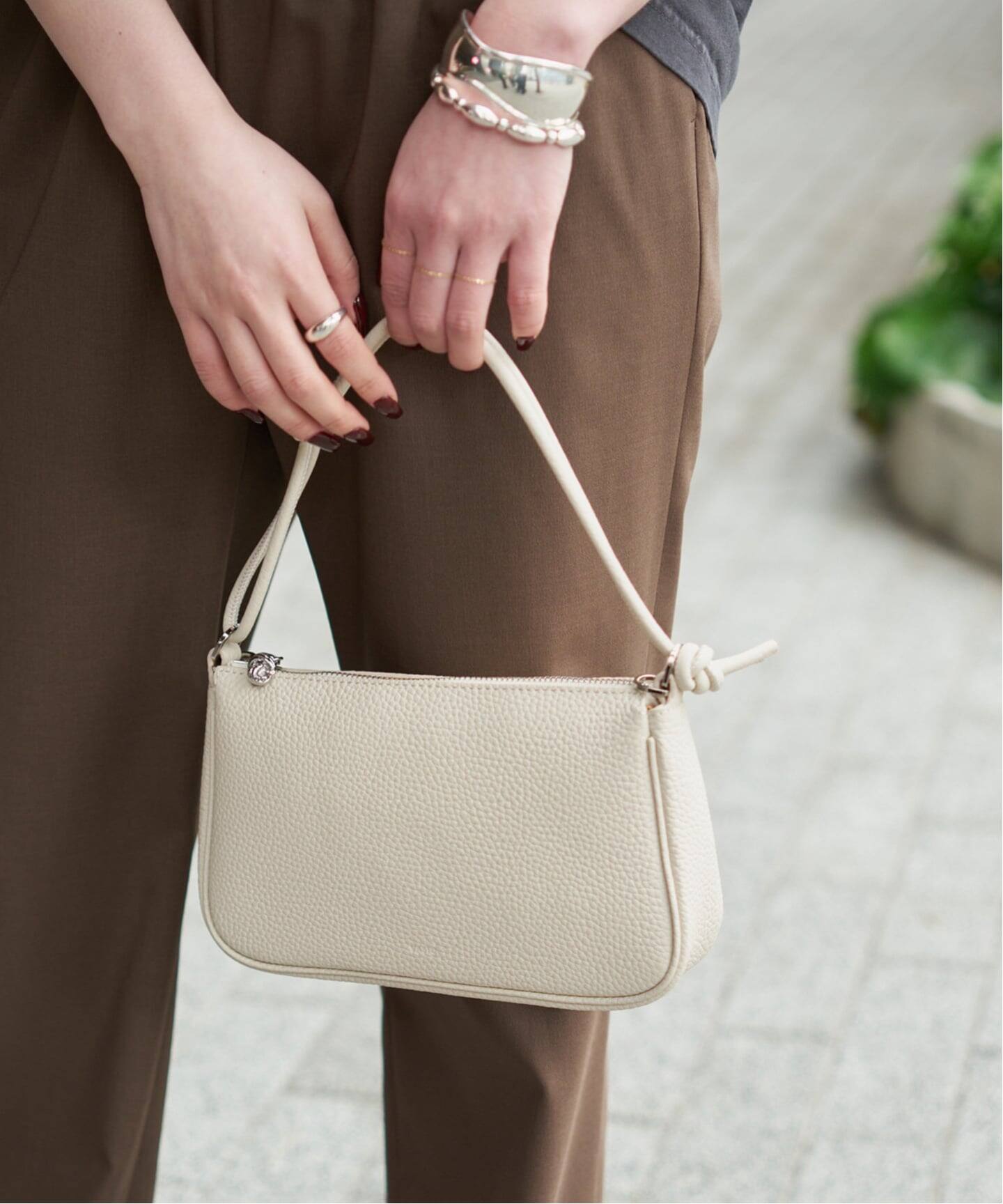 一部店舗+WEB限定》VASIC / ヴァジック Pochette Mini（ハンドバッグ 