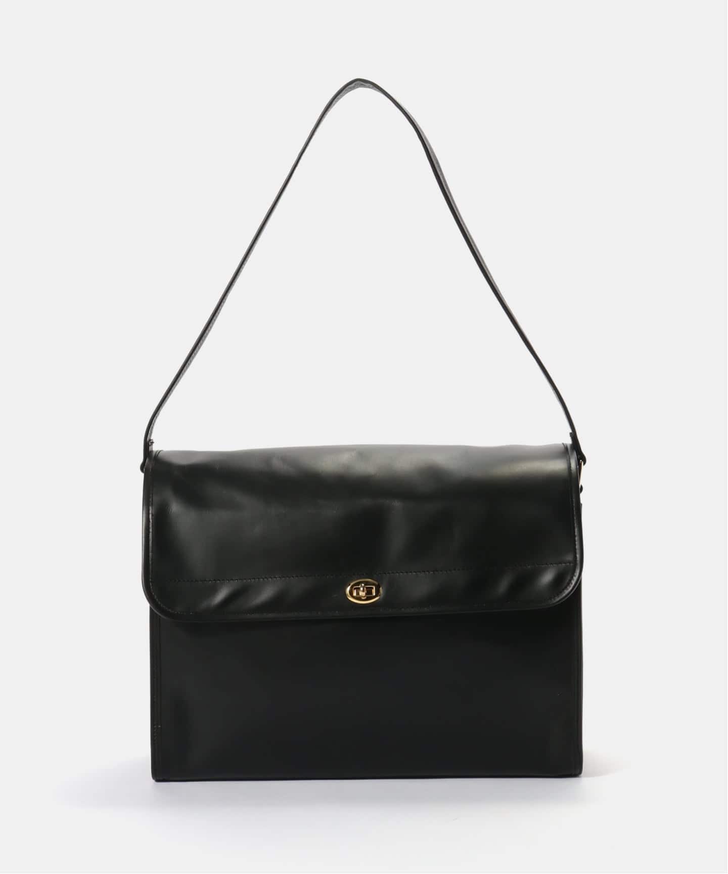 一部店舗+WEB限定》HOLIDAY/ホリデイ LEATHER FLAP BIG BAG